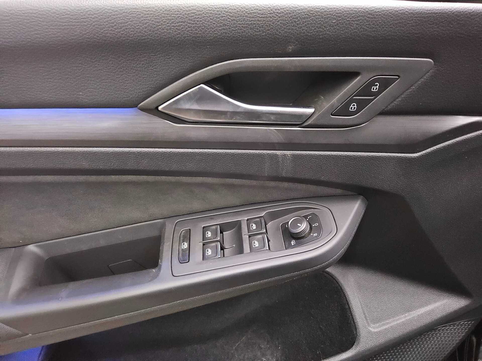 Volkswagen Golf-8 Var. 2.0 TDI Style Navi LED AID PDC Shz 9