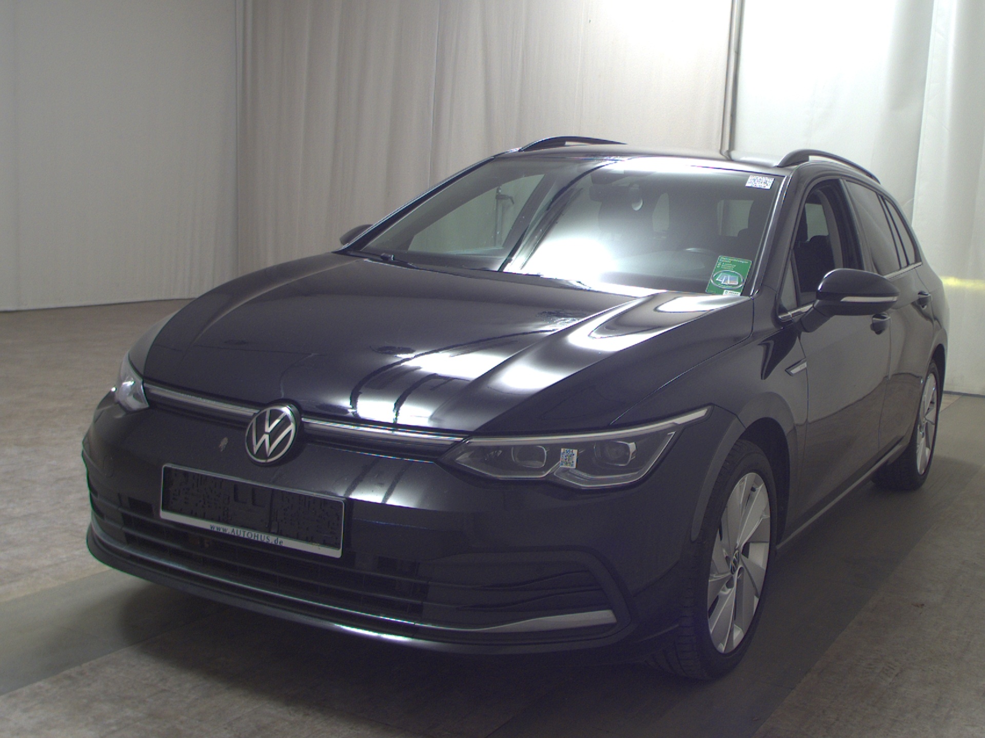 Volkswagen Golf-8 Var. 2.0 TDI Style Navi LED AID PDC Shz 2