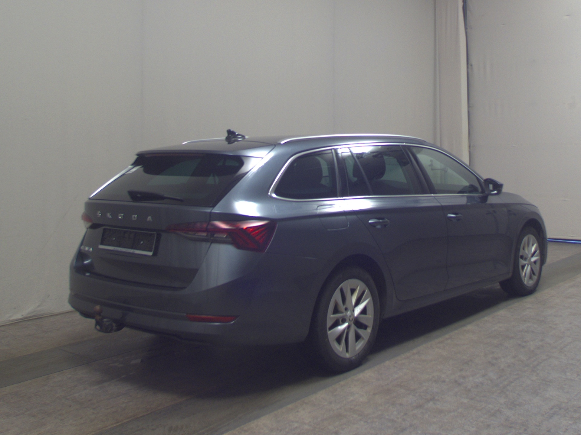 Skoda Octavia Kombi 2.0 TDI Style Navi LED vc HuD AHK 4