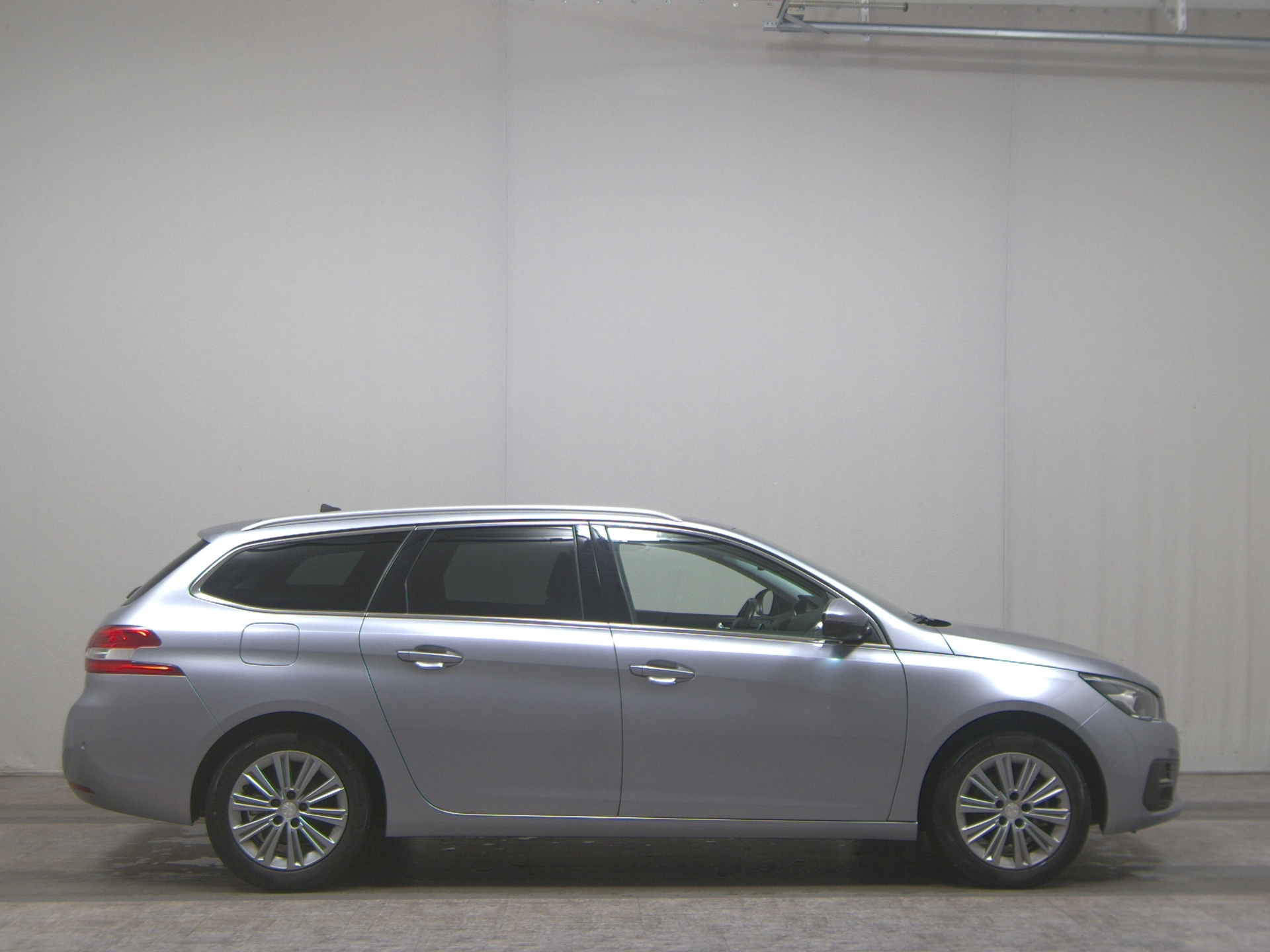 Peugeot 308 1.5 BlueHDi 130 Allure T-Leder Navi RFK AHK