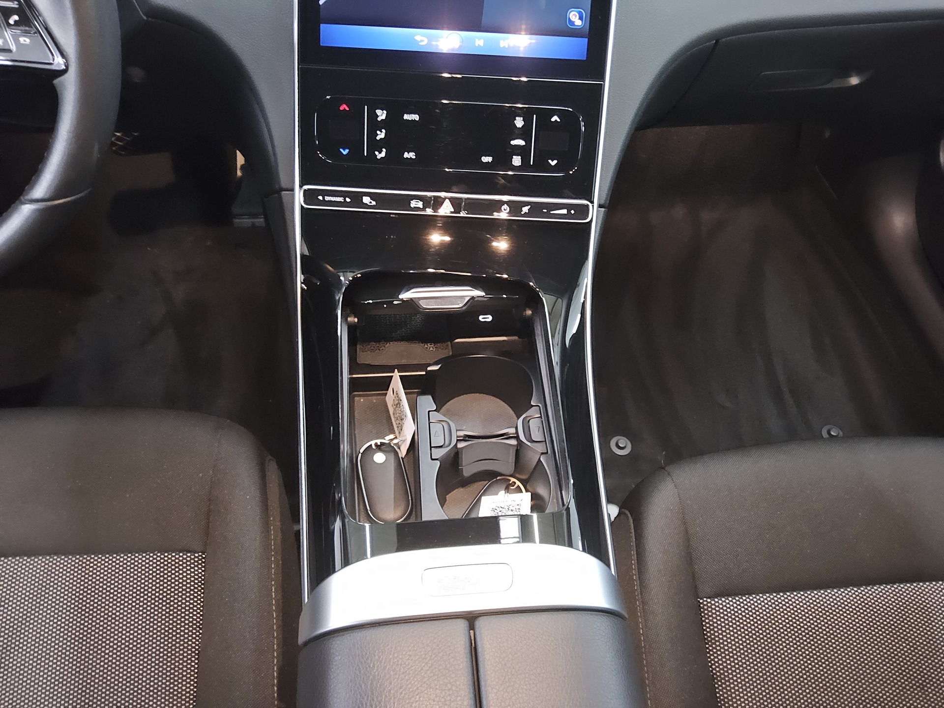 Mercedes-Benz C 200 d Navi Head-up-Display Sound LED 6