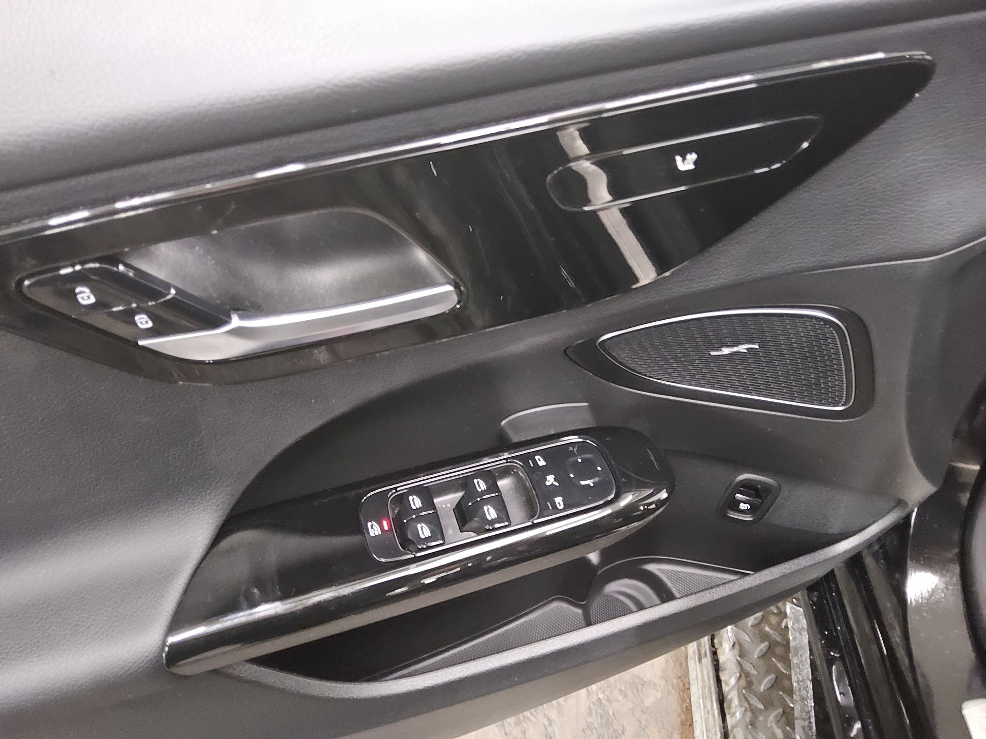 Mercedes-Benz C 200 d Navi Head-up-Display Sound LED 9