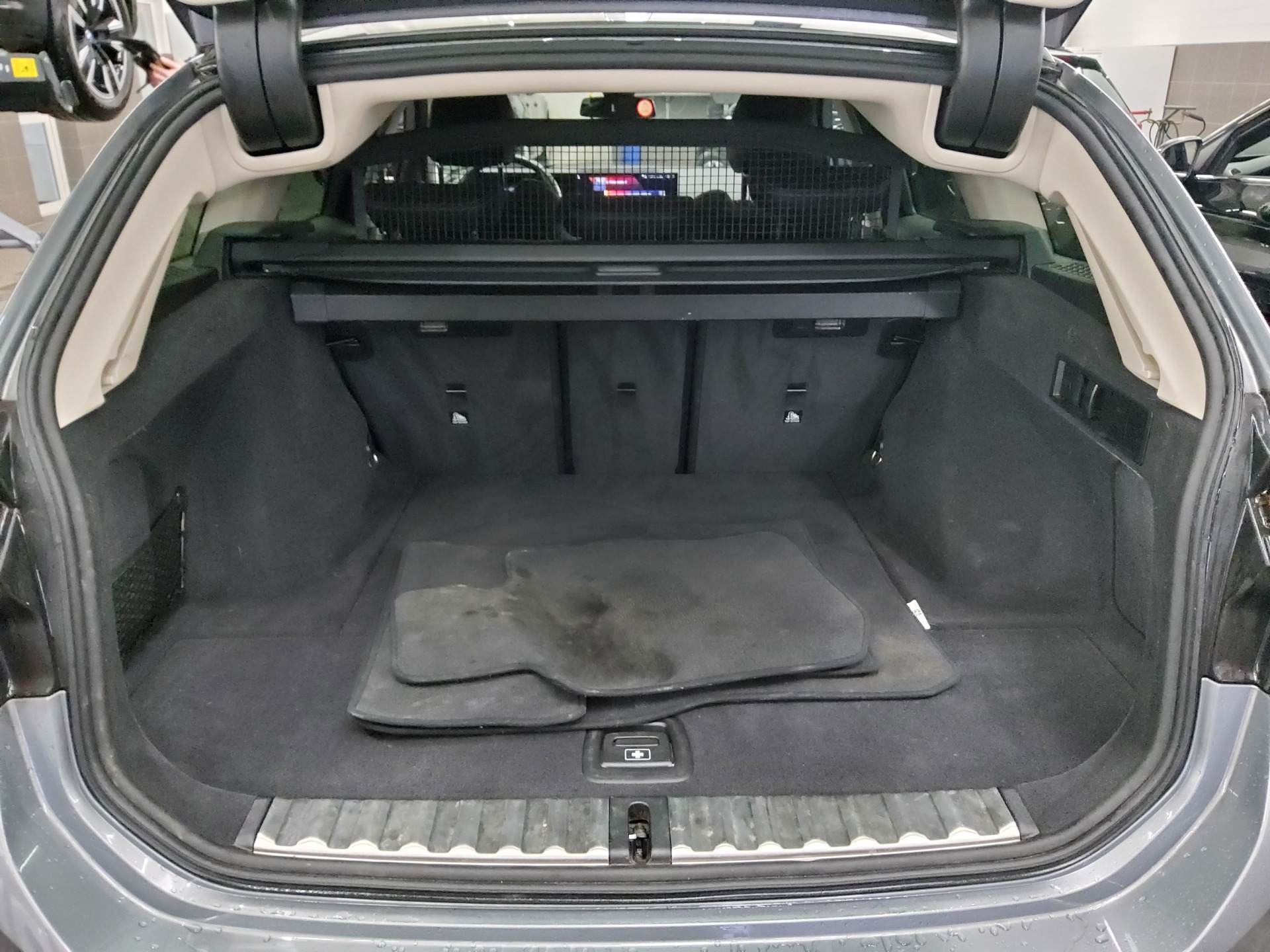 BMW 320dA Touring T-Leder Navi LED+ HuD LC Pro HiFi 12