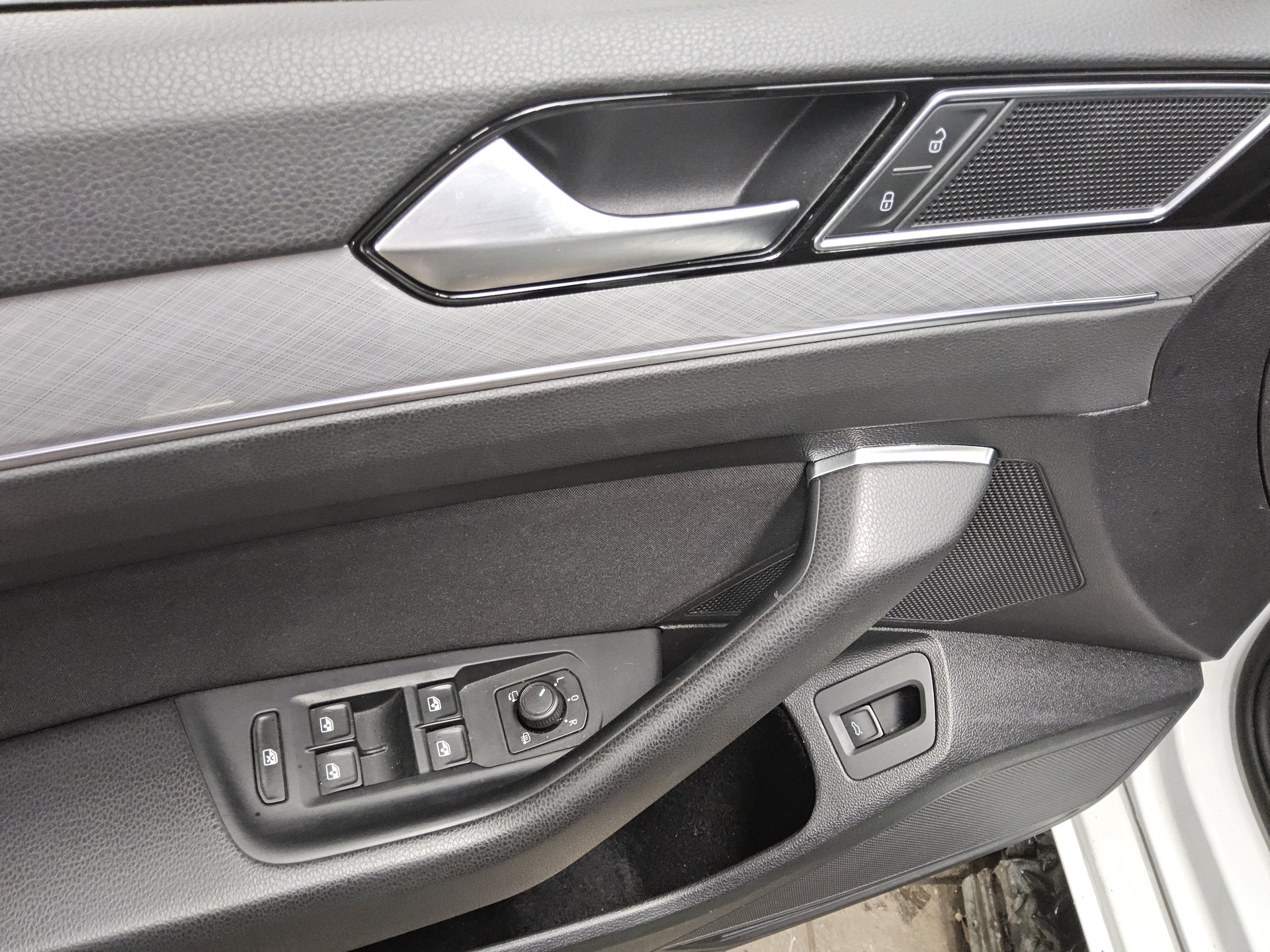 Volkswagen Passat Var. 2.0 TDI 4M Business Nav LED Pano RFK 9