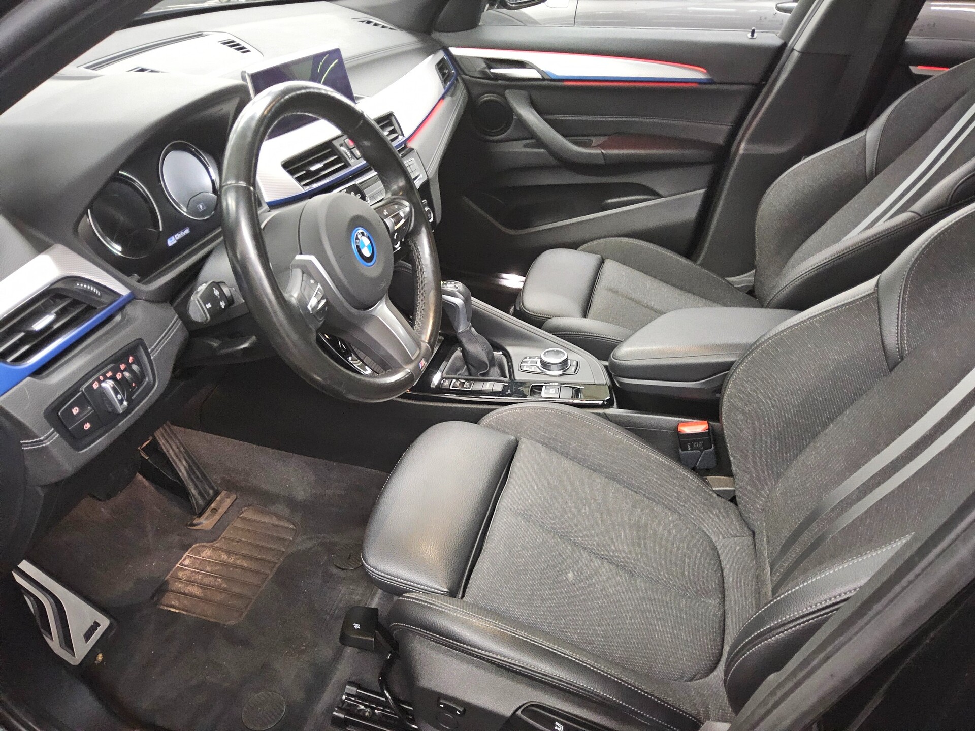 BMW X1 xDrive25e M-Sport Navi LED AHK Shz PDC 8