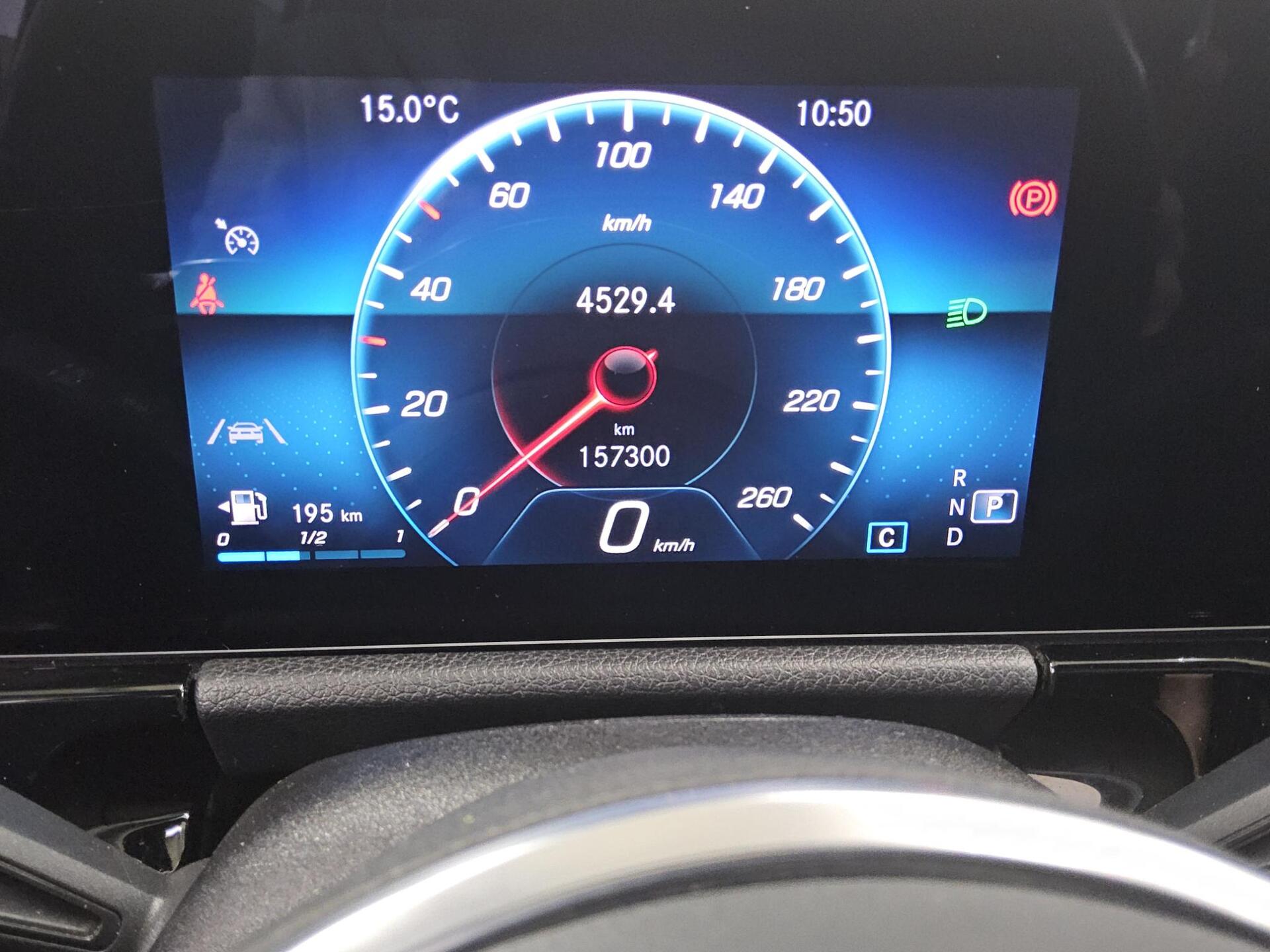 Mercedes-Benz GLA 220 d Progressive Navi LED AHK Kamera Shz 8