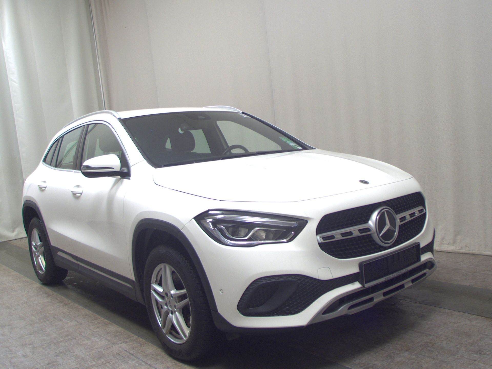 Mercedes-Benz GLA 220 d Progressive Navi LED AHK Kamera Shz 3