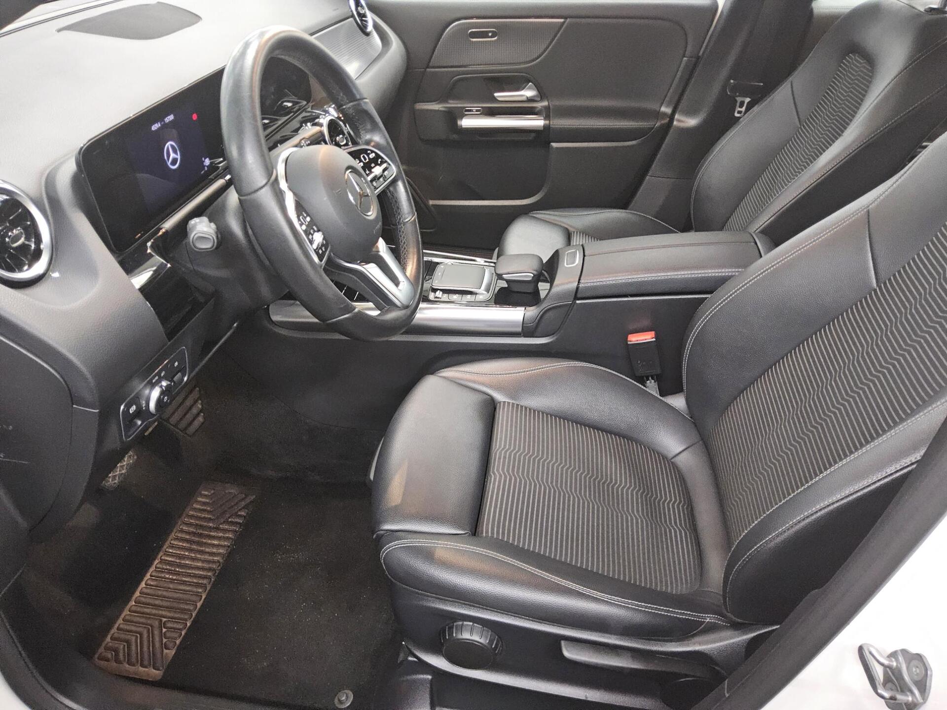 Mercedes-Benz GLA 220 d Progressive Navi LED AHK Kamera Shz 9