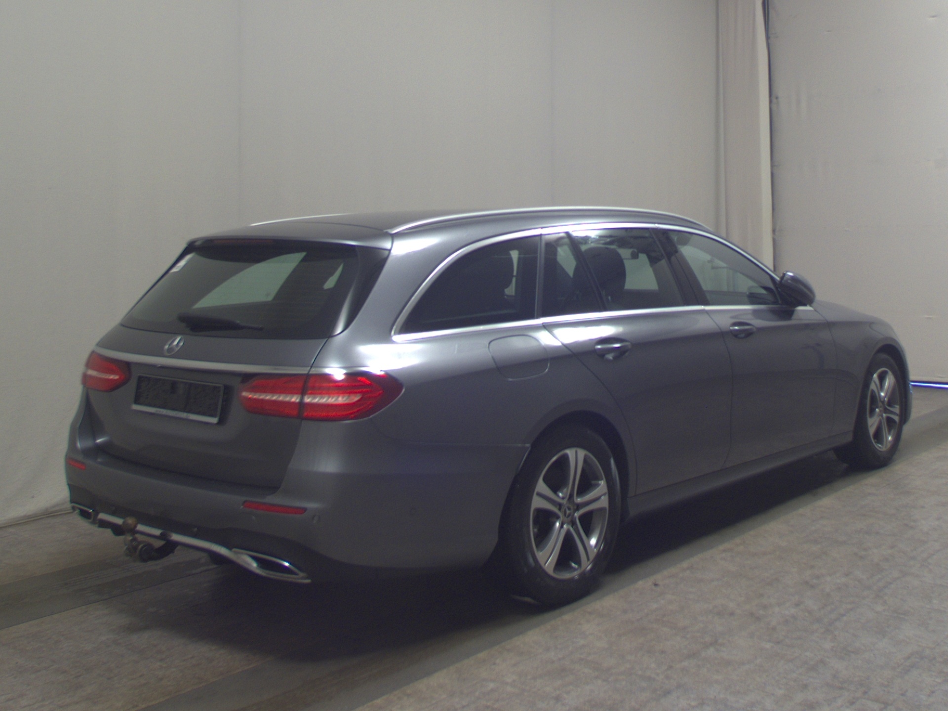 Mercedes-Benz E 220 T d AMG-Line Navi Widescreen LED RfK AHK 4