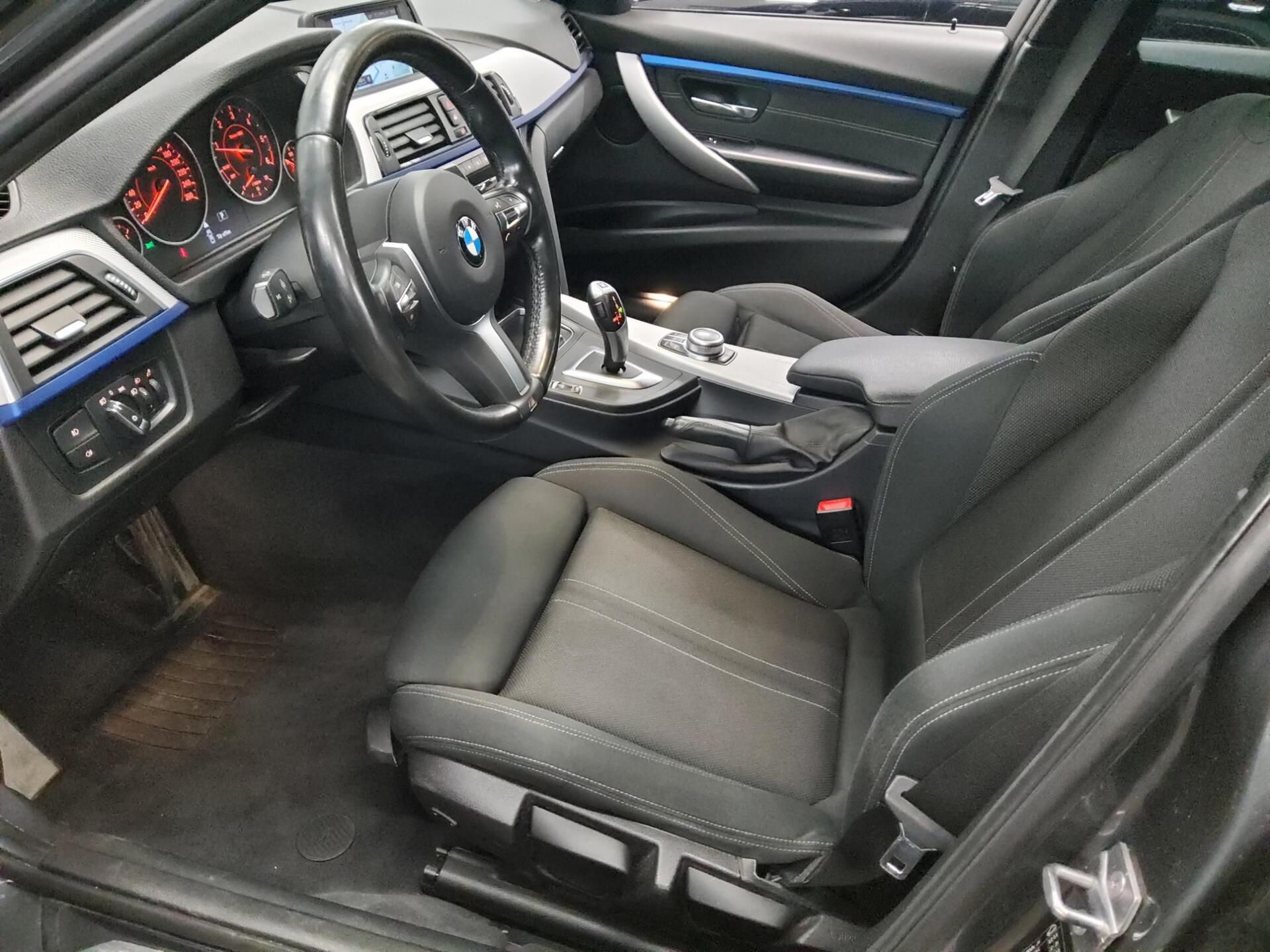 BMW 320dA Touring M-Sport Navi LED AHK PDC SHZ 8