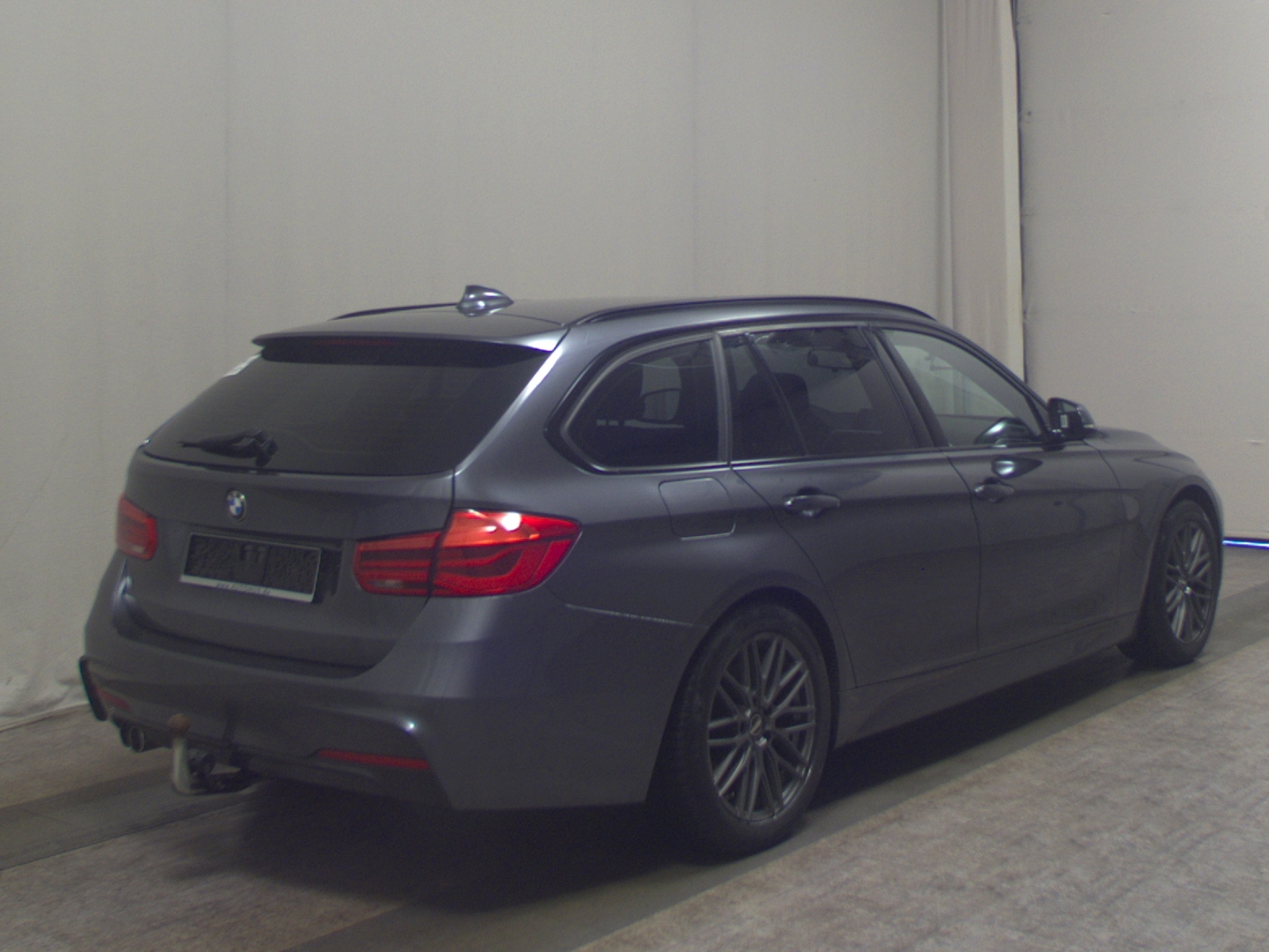 BMW 320dA Touring M-Sport Navi LED AHK PDC SHZ 4