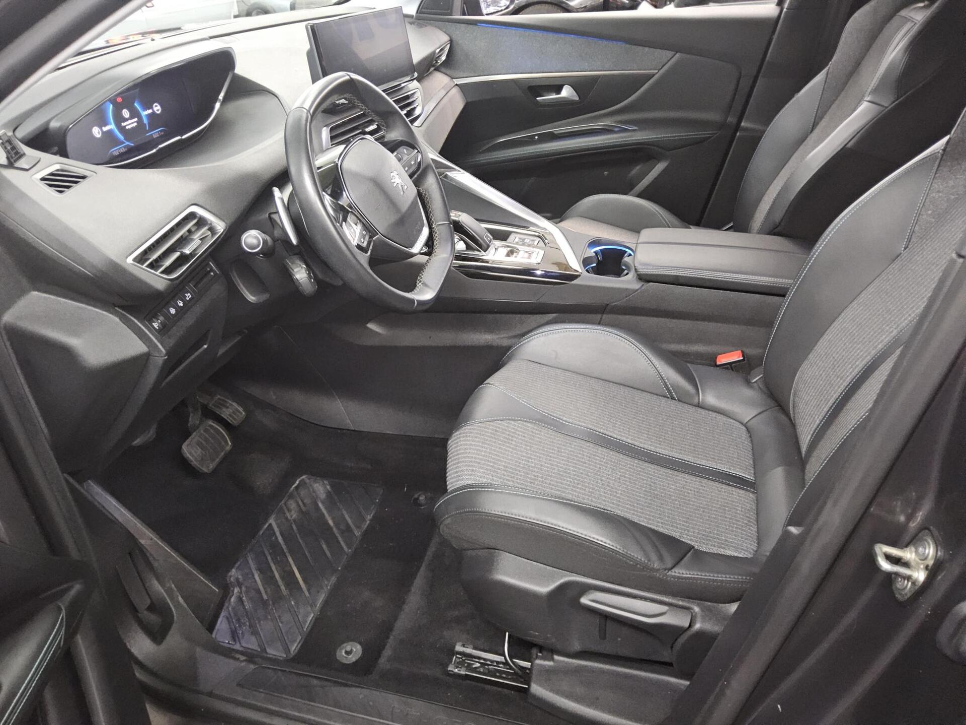 Peugeot 3008 1.5 BlueHDi 130 Allure Navi LED PDC ACC AHK 9