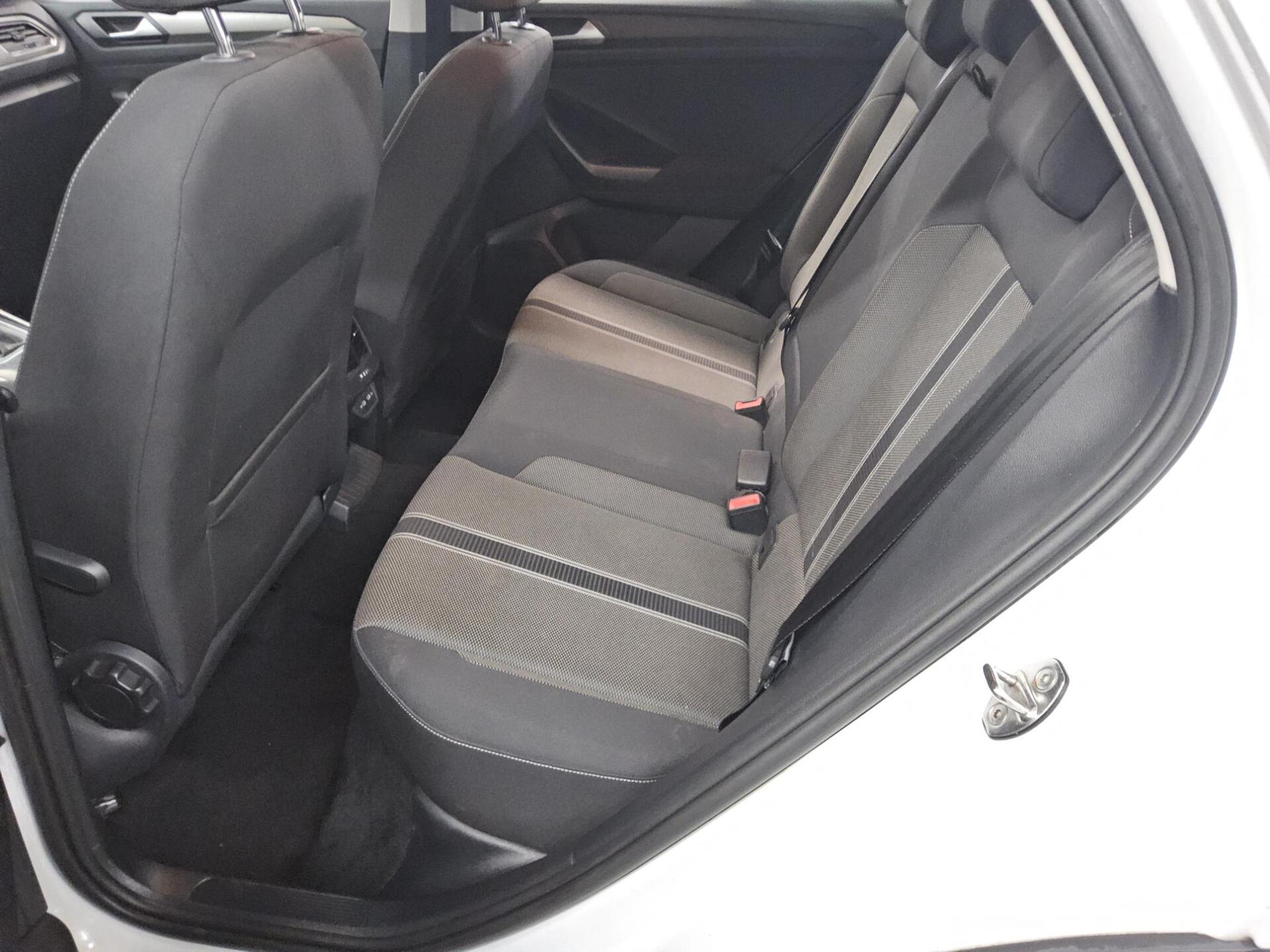 Volkswagen T-Roc 2.0 TDI Style AHK ACC Navi vorr. RfK 12