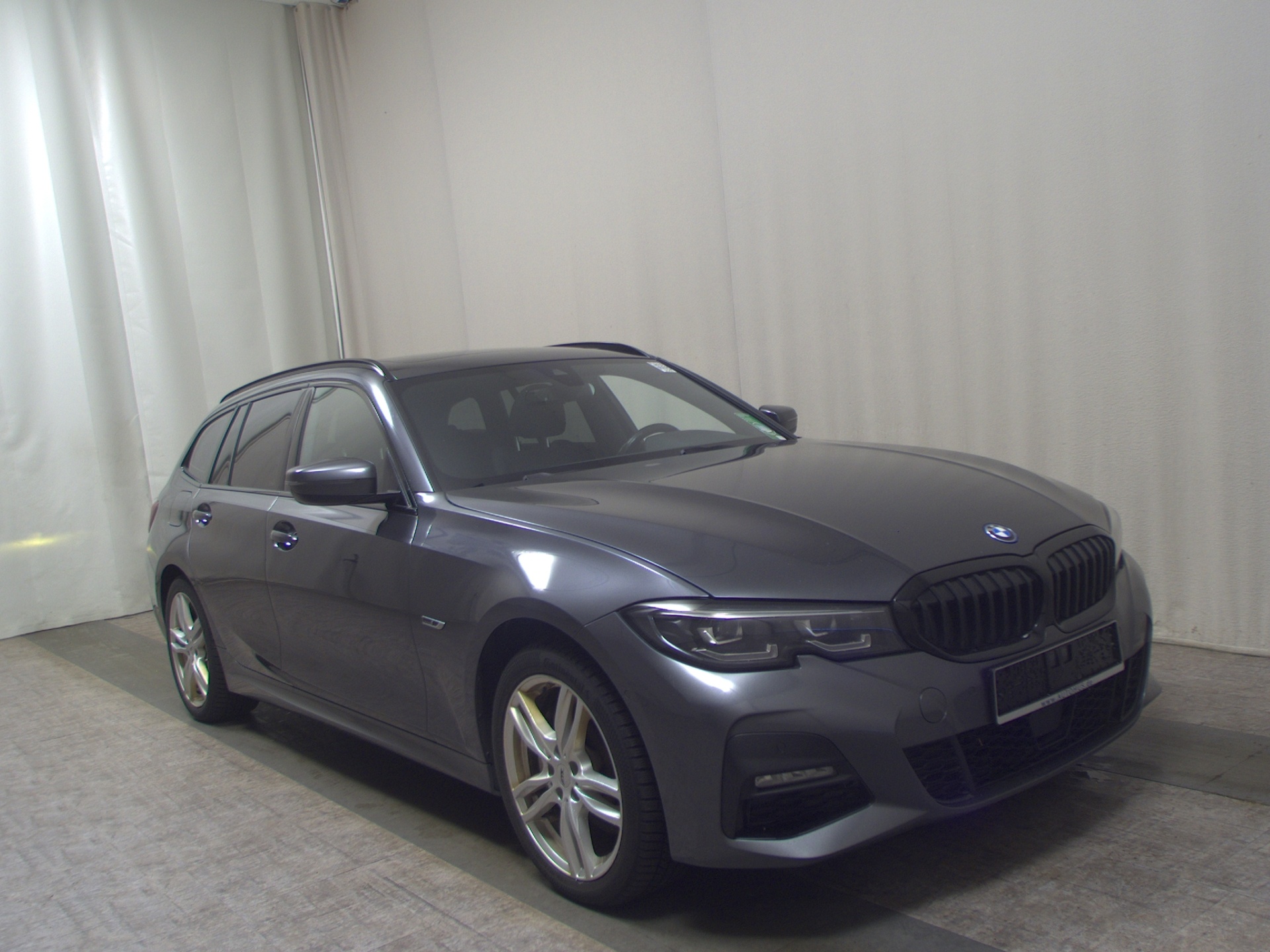 BMW 330e Touring M-Sport Navi Pano LED+ LC-Pro AHK 3