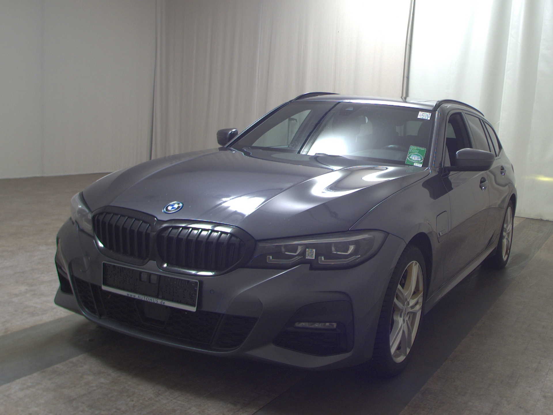 BMW 330e Touring M-Sport Navi Pano LED+ LC-Pro AHK 2