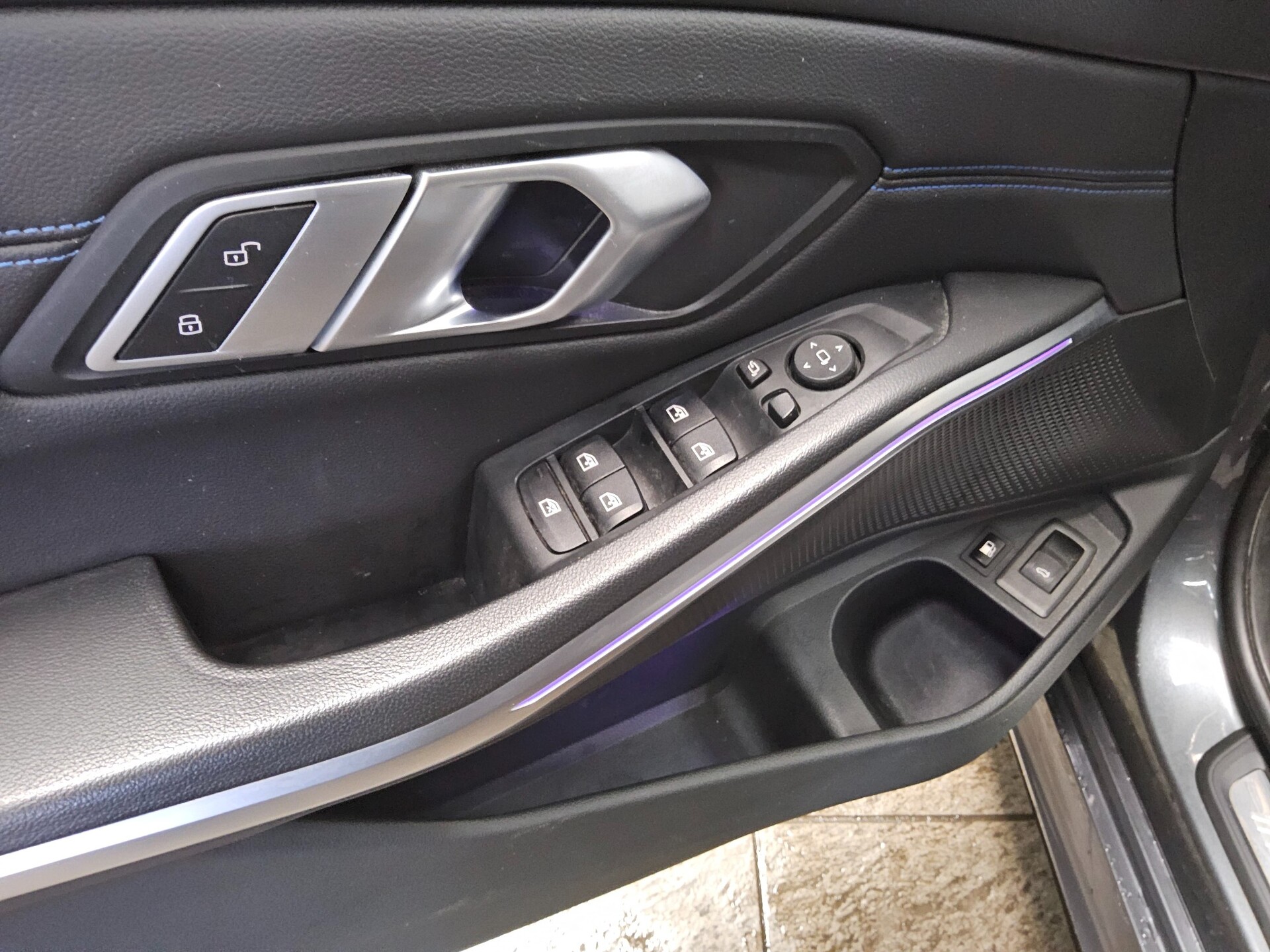 BMW 330e Touring M-Sport Navi Pano LED+ LC-Pro AHK 10