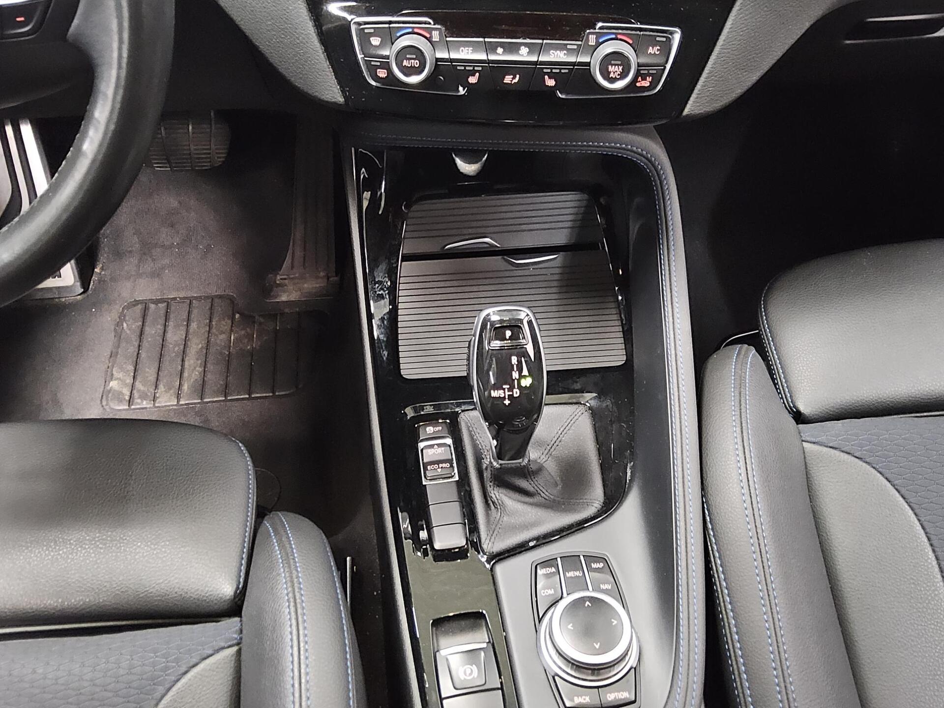 BMW X1 sDrive18d M-Sport AHK Navi LED ACC DAB 6