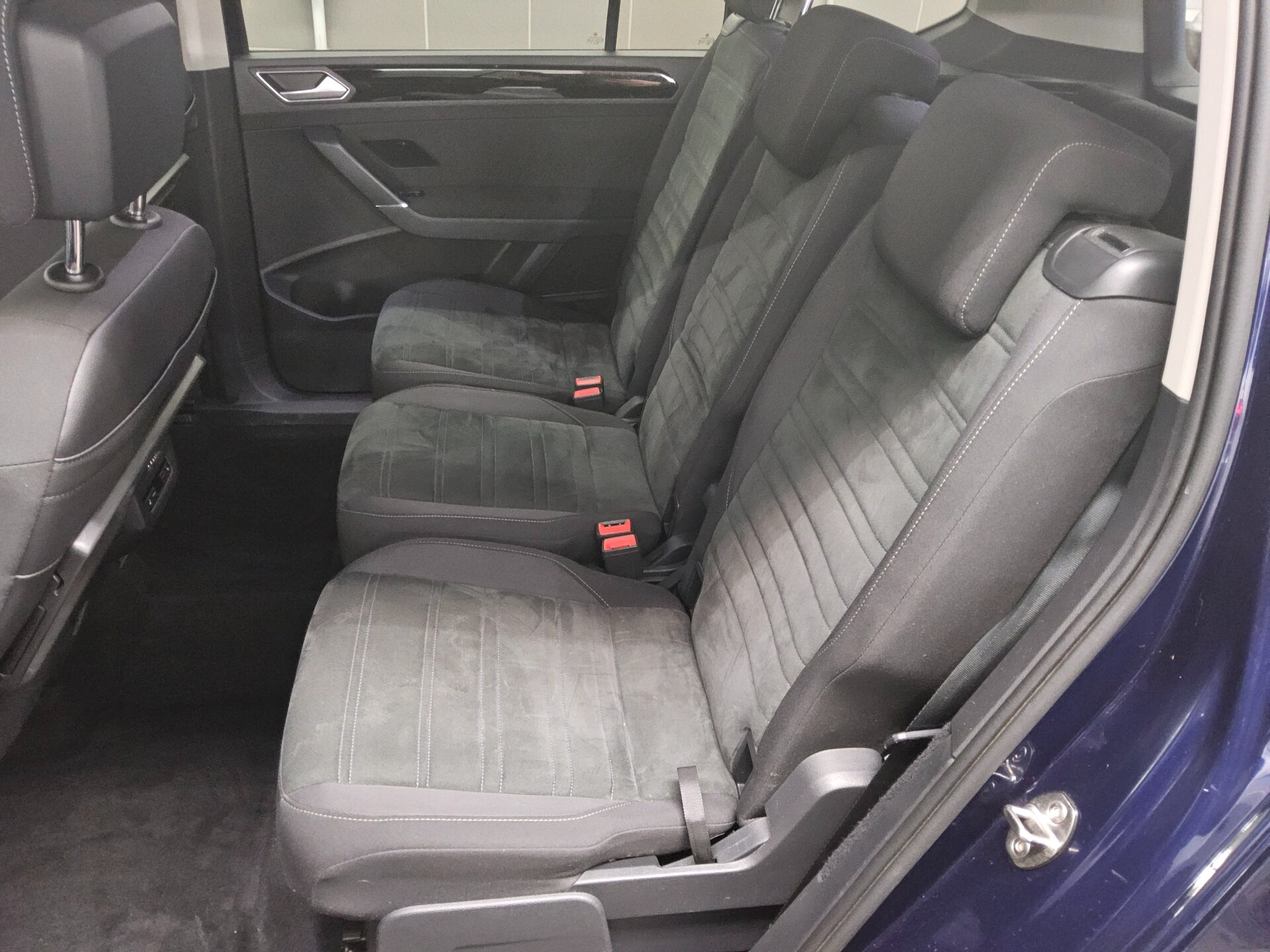 Volkswagen Touran 1.5 TSI Highline 7-Sitze LED AHK ACC 12