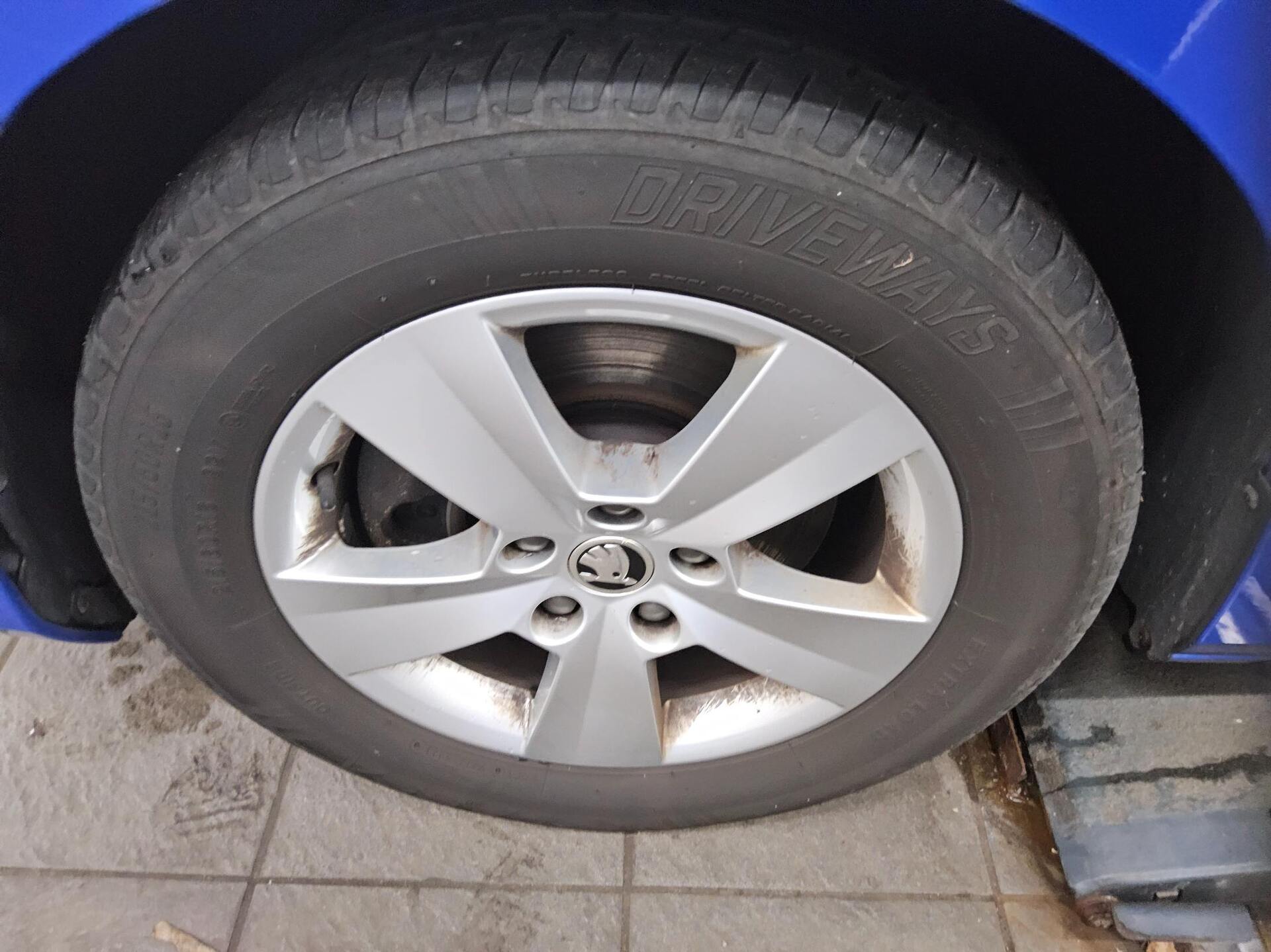 Skoda Superb Kombi 2.0 TDI Ambition Navi LED DAB PDC 10