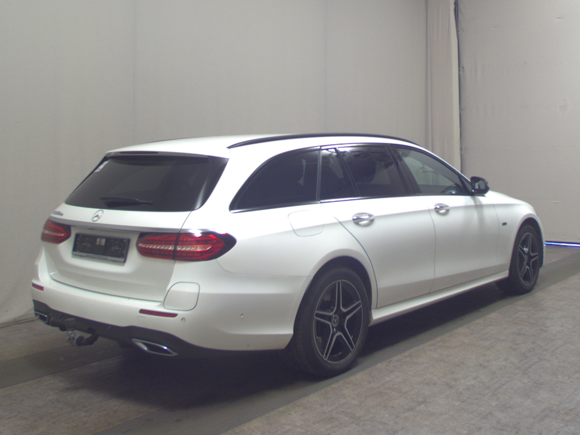 Mercedes-Benz E 300 T de AMG-Line Night Burmester GSD MB-LED 4