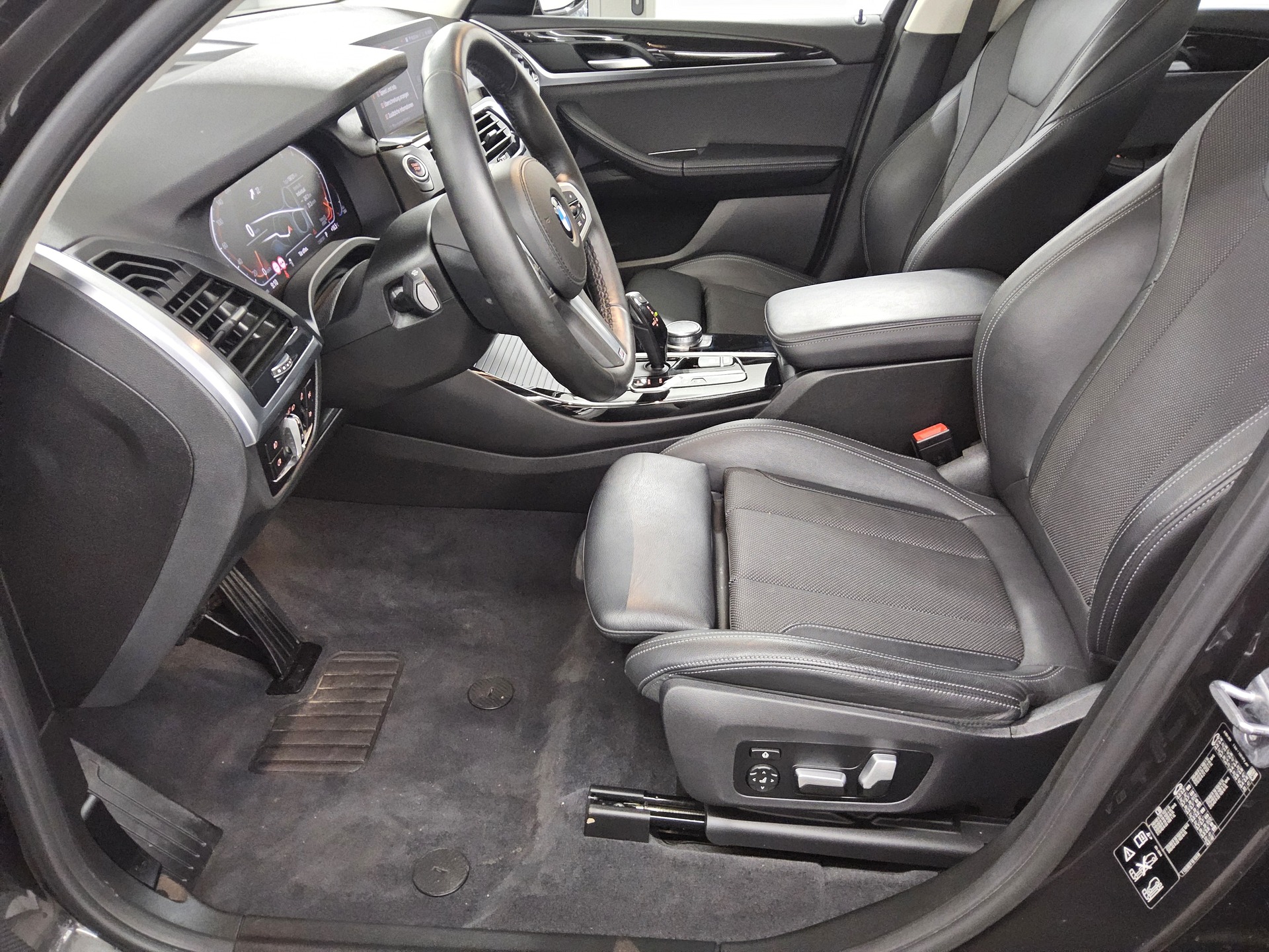 BMW X3 xDrive20d X-Line Navi LC-Pro HuD LED+ 19" 9