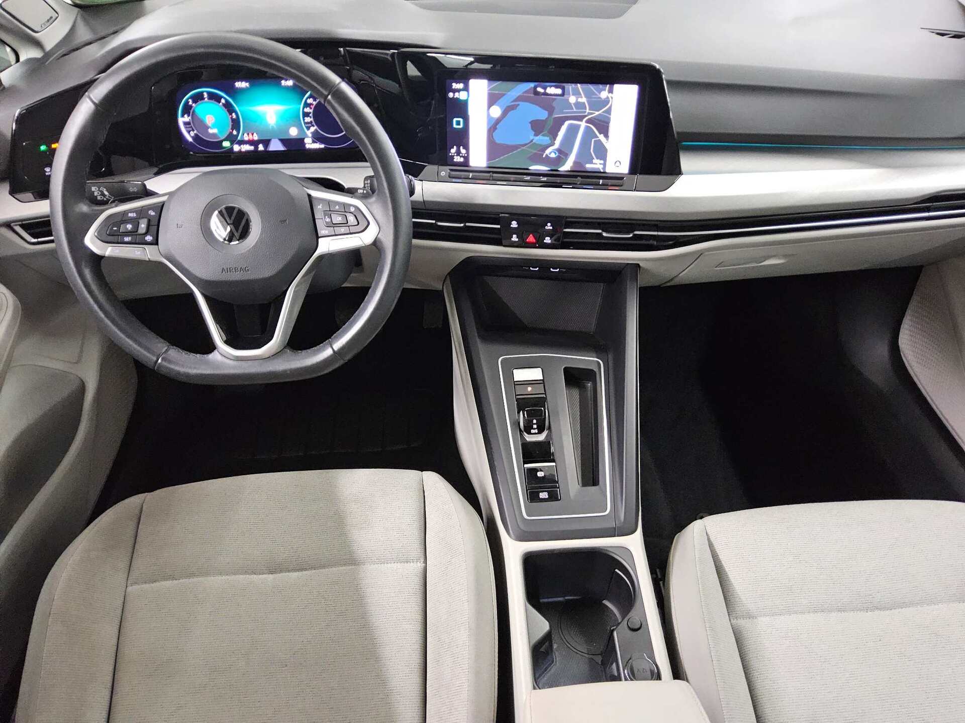 Volkswagen Golf-8 Var. 2.0 TDI Life Navi LED DC-Pro H/K ACC 5