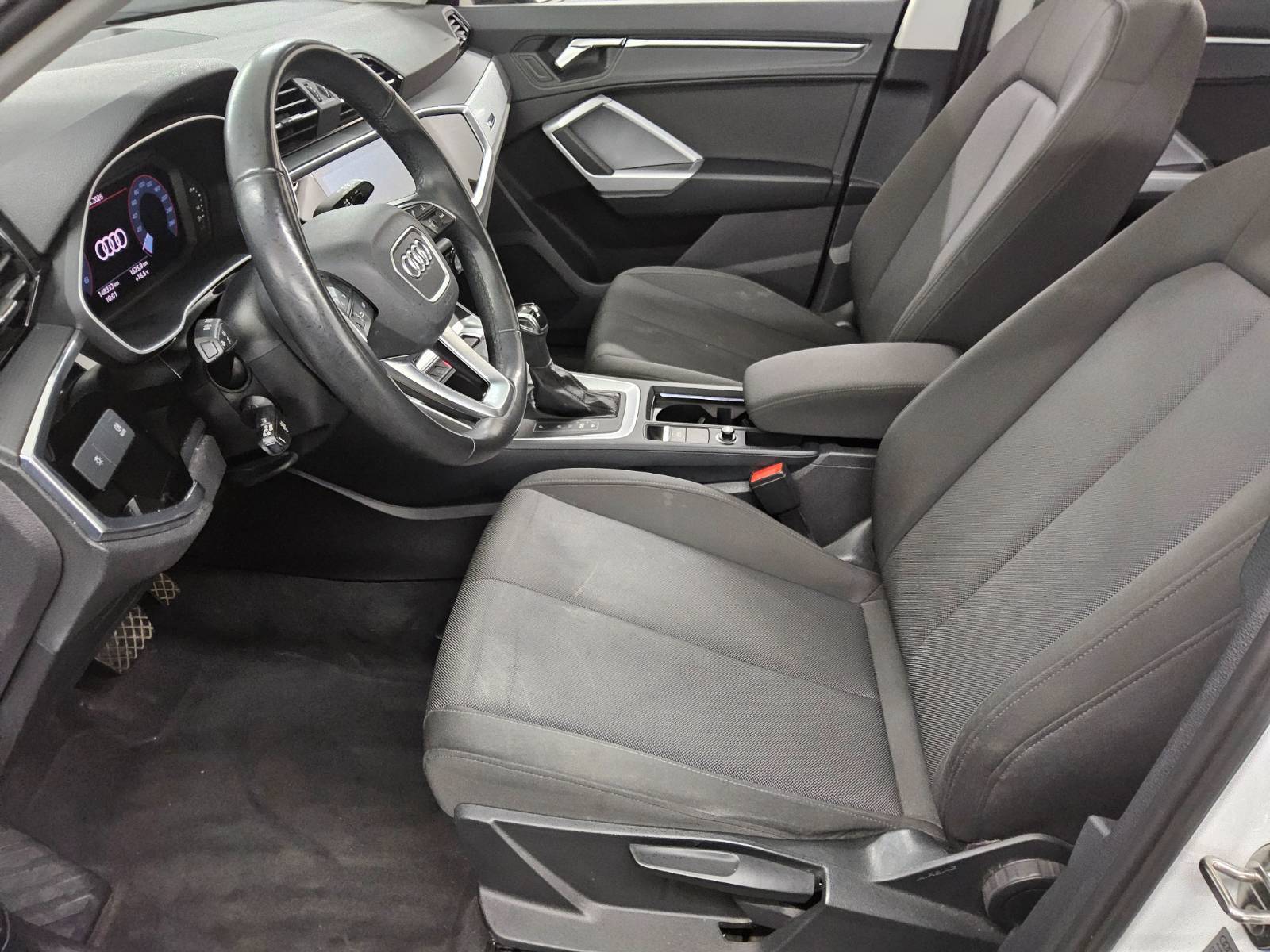 Audi Q3 35 TDI Navi LED Panorama StandHzg AHK PDC SHZ 9