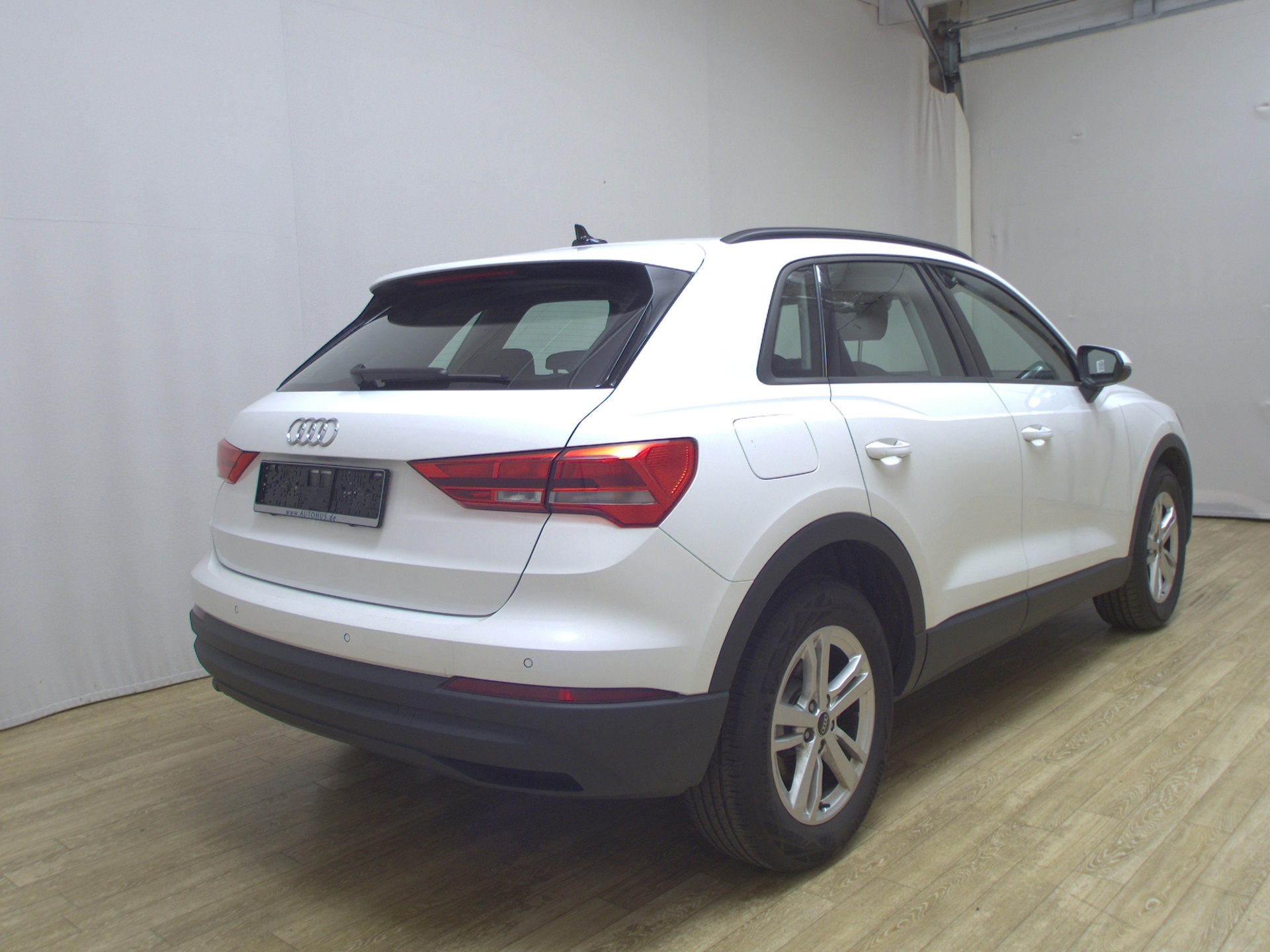 Audi Q3 35 TDI Navi LED Panorama StandHzg AHK PDC SHZ 4