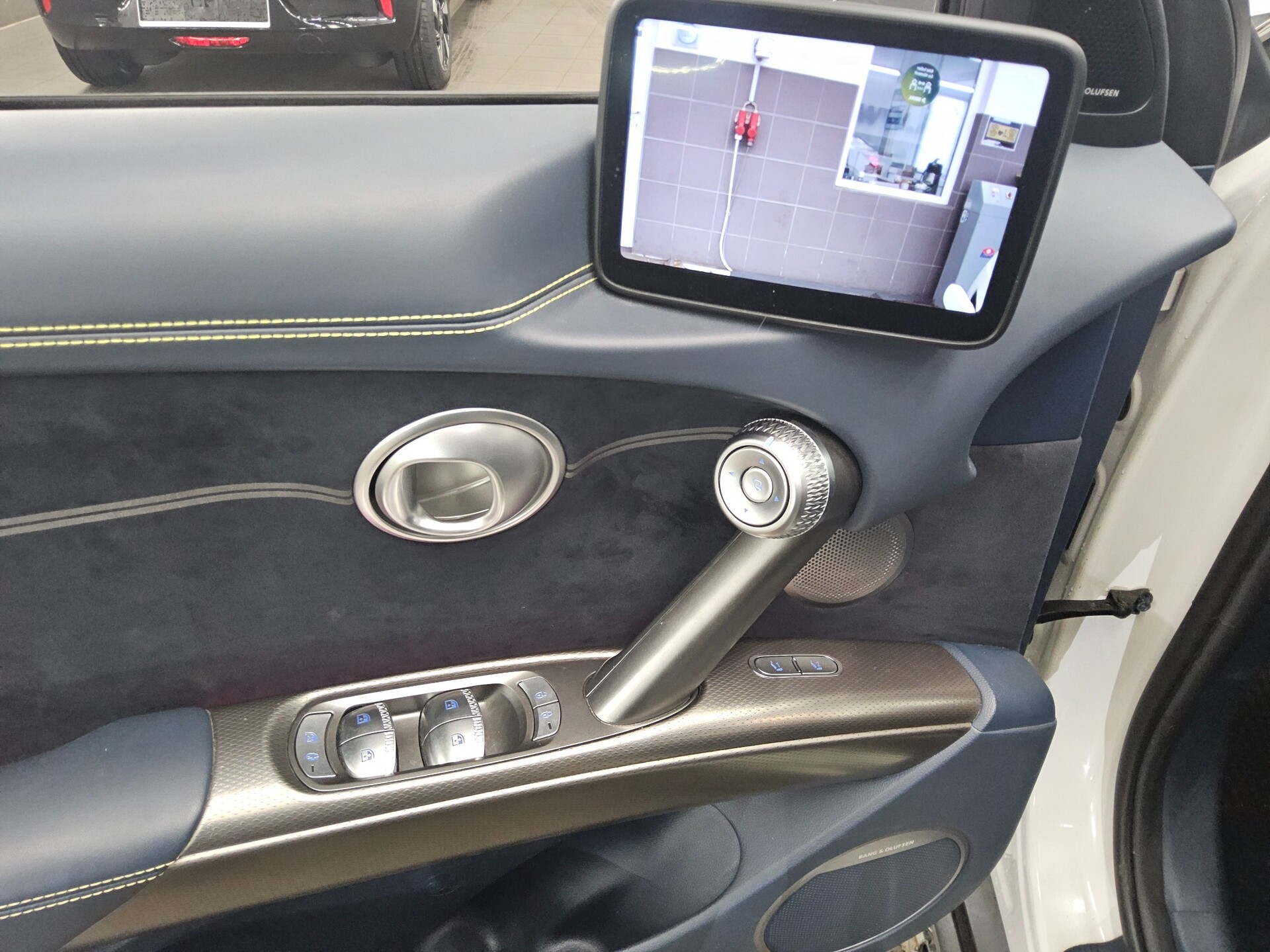 Genesis GV60 AWD Sport Plus Leder Navi LED Ahk 360° B&O 10