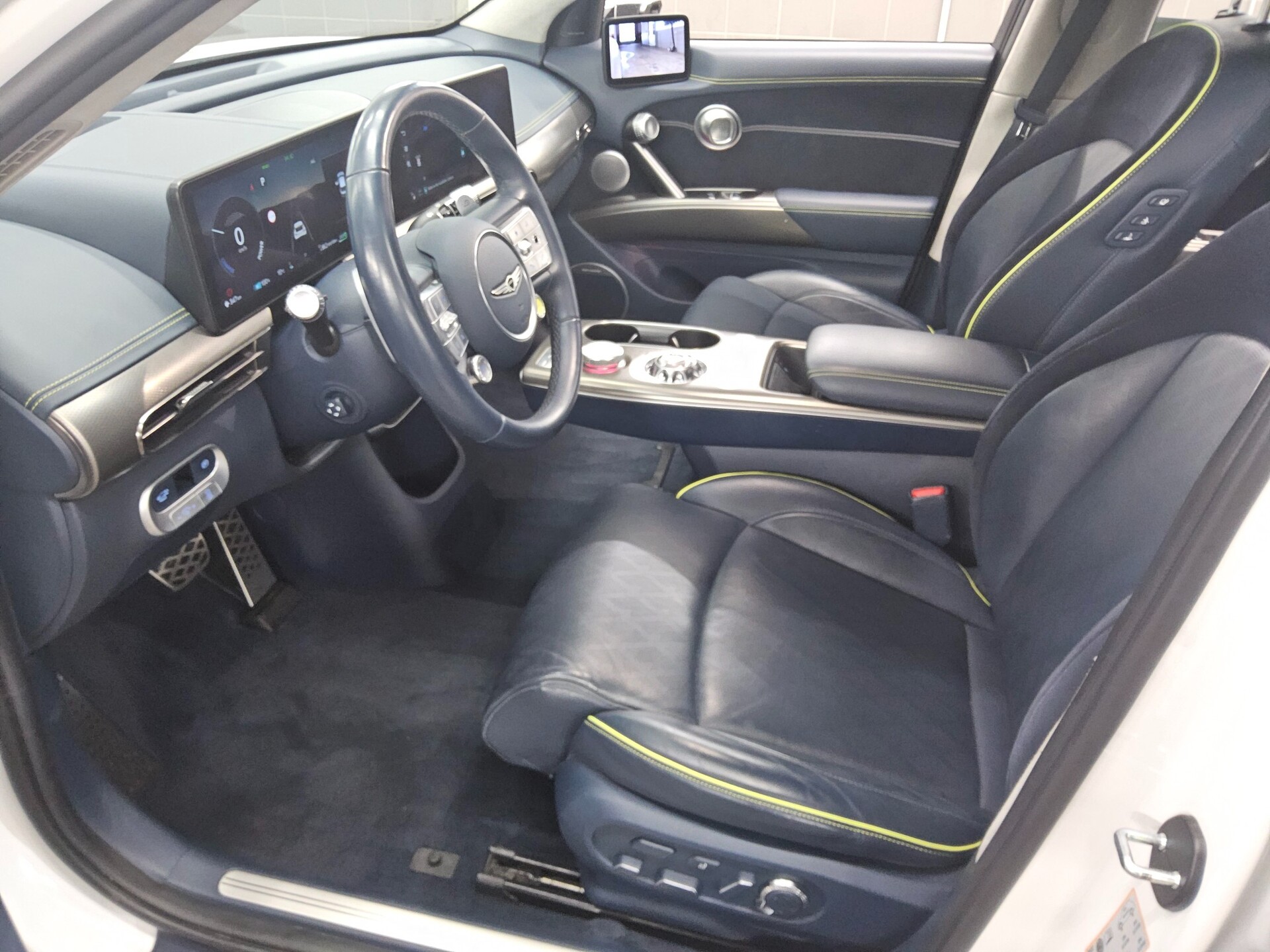 Genesis GV60 AWD Sport Plus Leder Navi LED Ahk 360° B&O 9