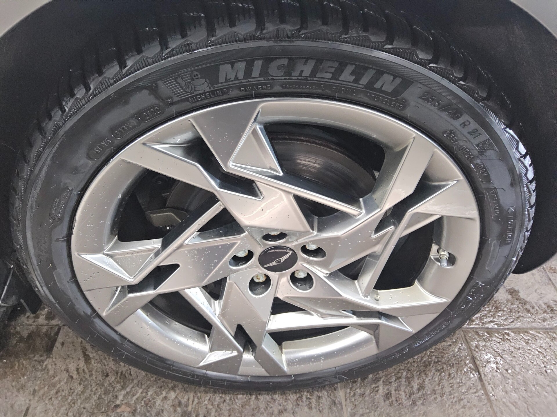 Genesis GV60 AWD Sport Plus Leder Navi LED Ahk 360° B&O 11