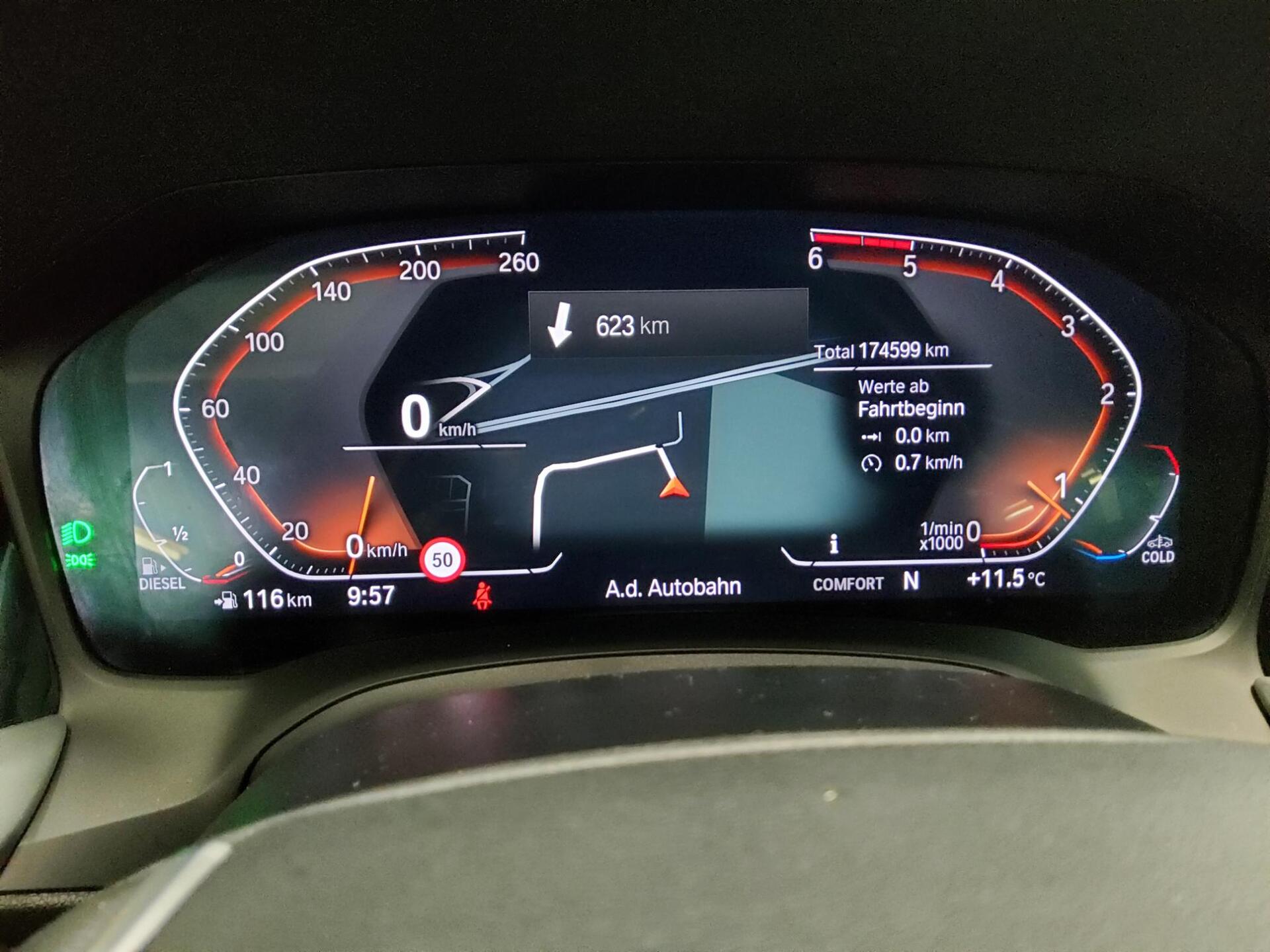 BMW 318d Touring Advantage Navi LED LC Prof. HiFi 8