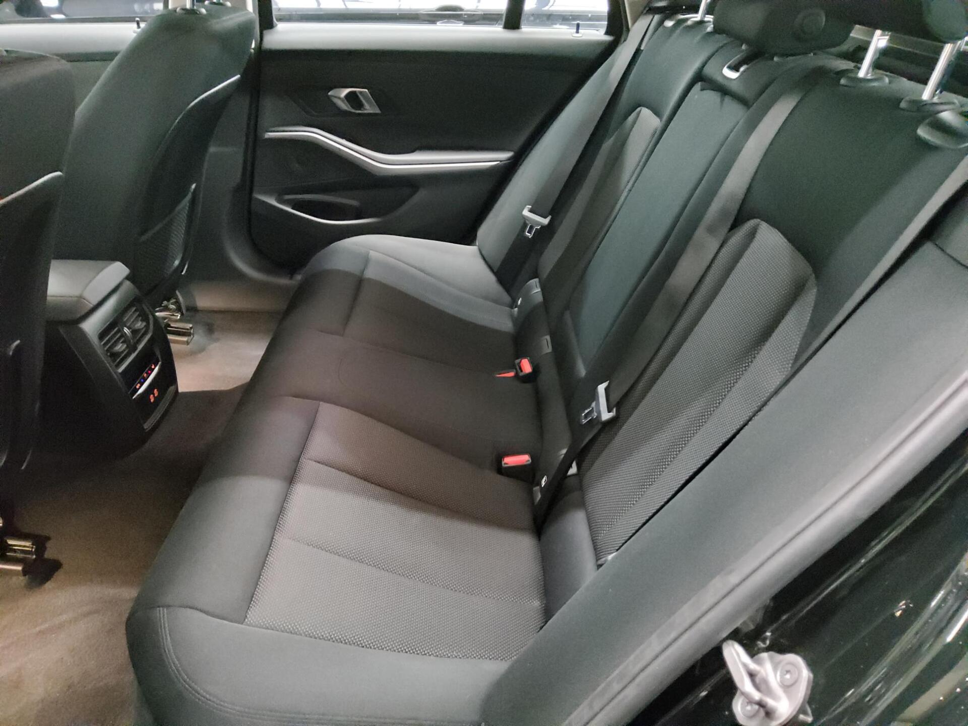 BMW 318d Touring Advantage Navi LED LC Prof. HiFi 13