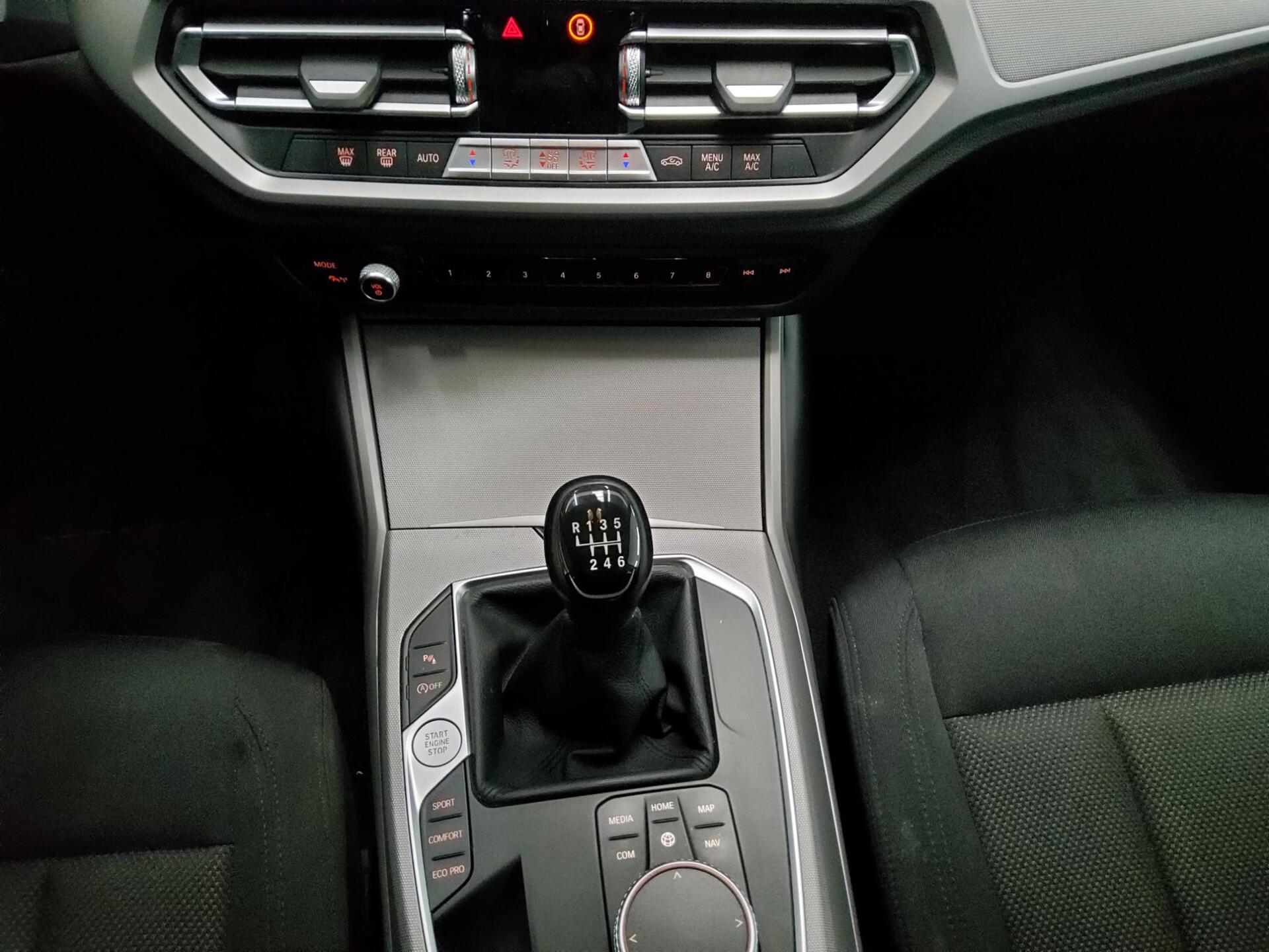 BMW 318d Touring Advantage Navi LED LC Prof. HiFi 6