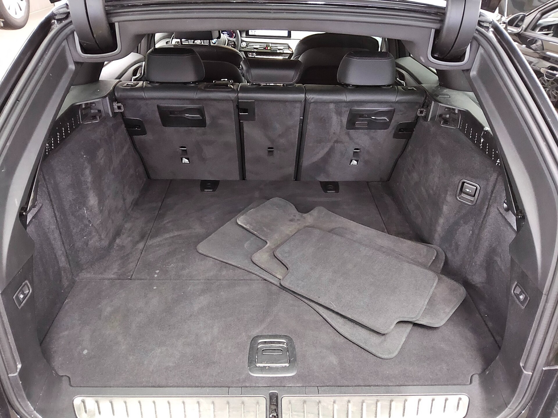 BMW 520dA Touring Leder Navi LC Pro LED 12