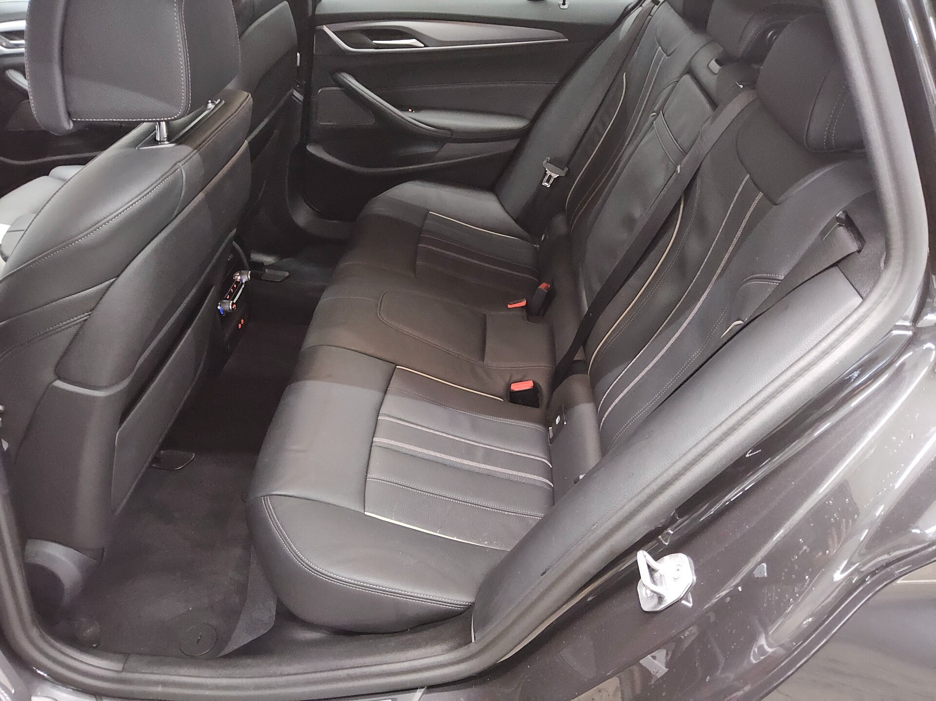 BMW 520dA Touring Leder Navi LC Pro LED 13