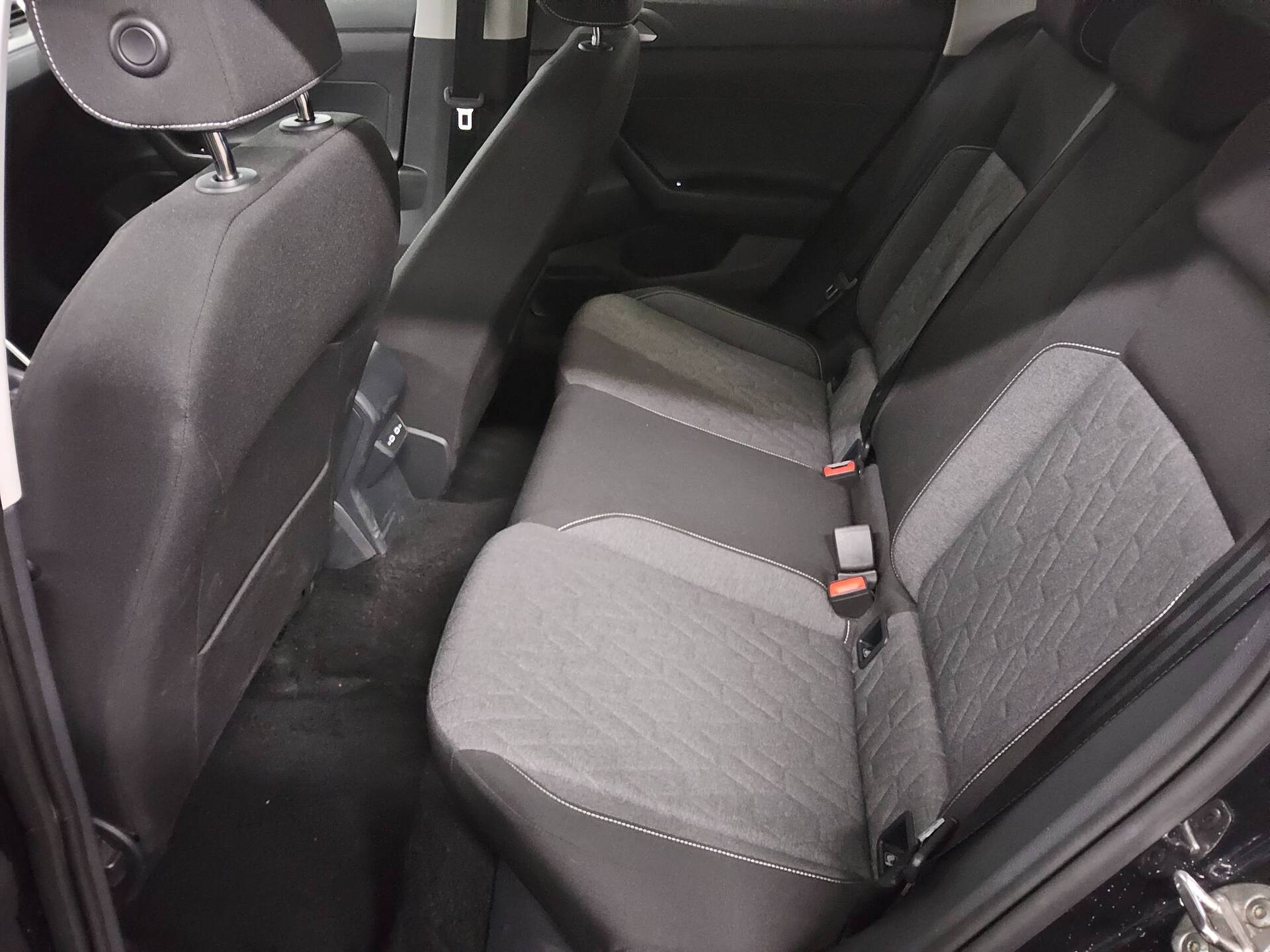 Volkswagen Taigo 1.0 TSI Move Navi LED DC PDC SHZ 13