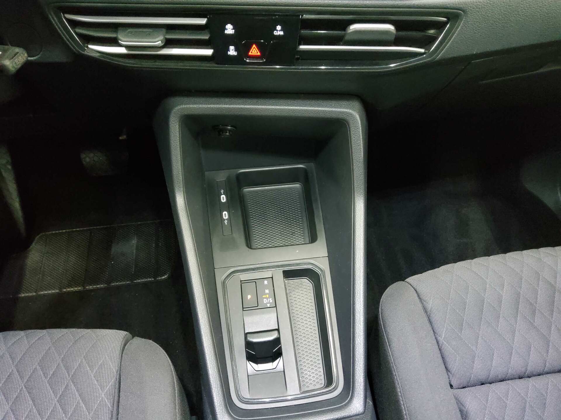 Volkswagen Caddy Maxi 2.0 TDI Life Navi LED AHK Shz PDC ACC 6