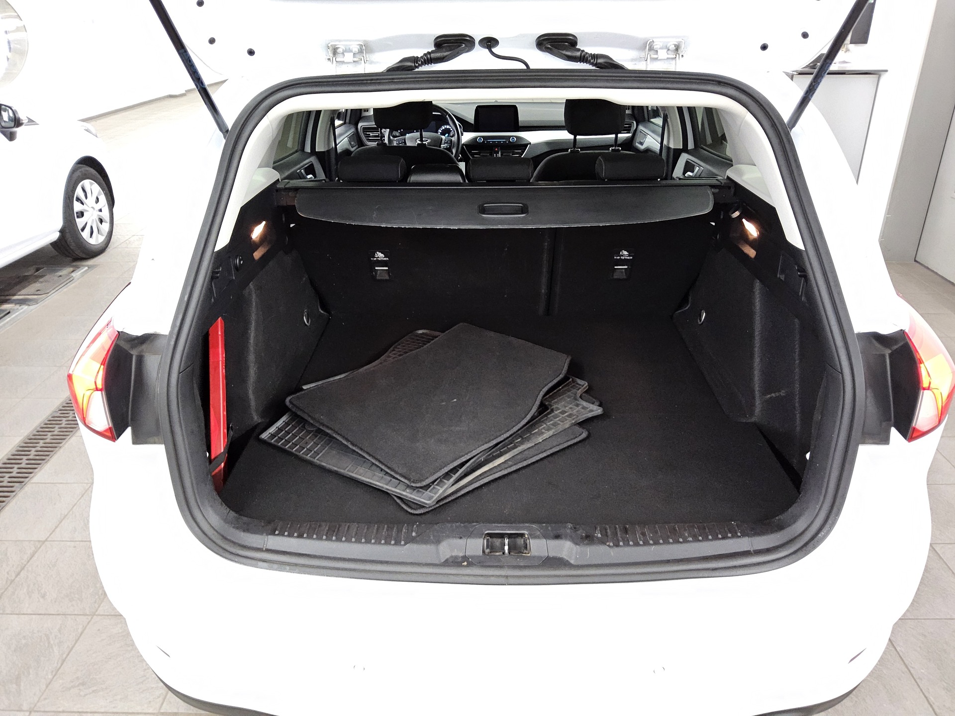 Ford Focus Turnier 1.5 EB Cool&Connect Navi LED 11