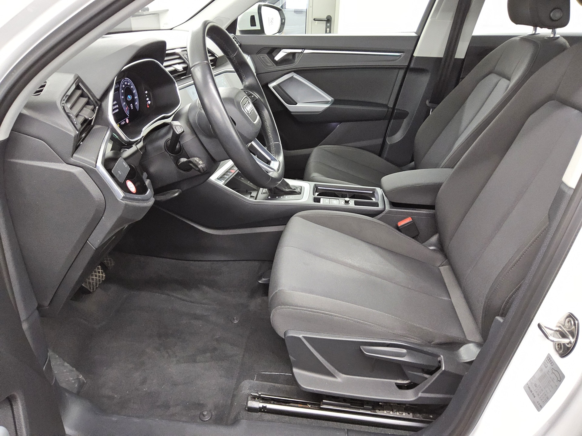 Audi Q3 40 TDI Qu. Navi LED vc RFK Shz 9