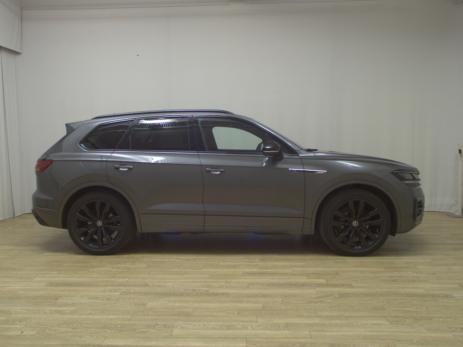 Volkswagen Touareg 3.0 TDI 4M R-Line Luft Pano Matrix AHK