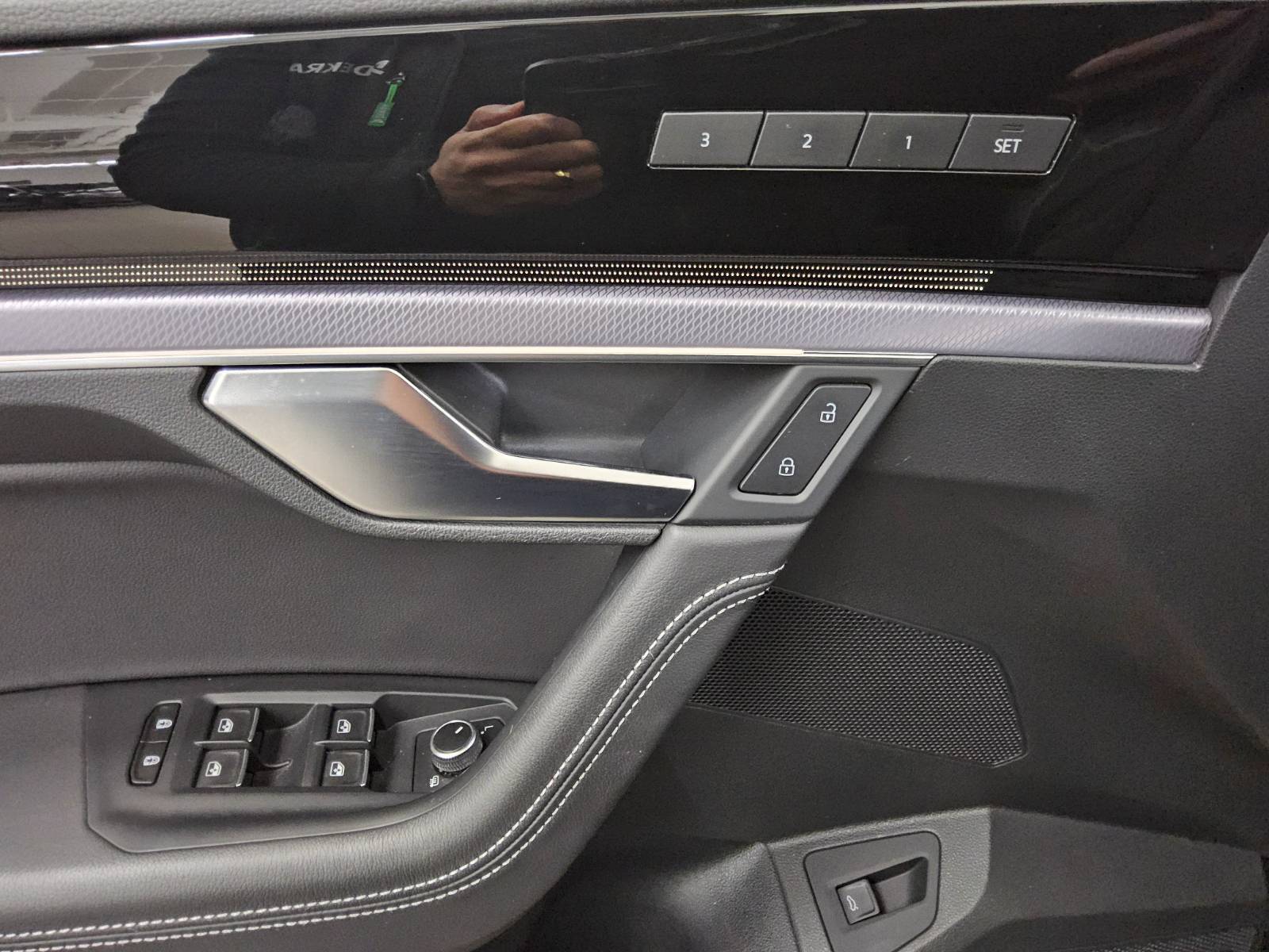 Volkswagen Touareg 3.0 TDI 4M R-Line Luft Pano Matrix AHK 10