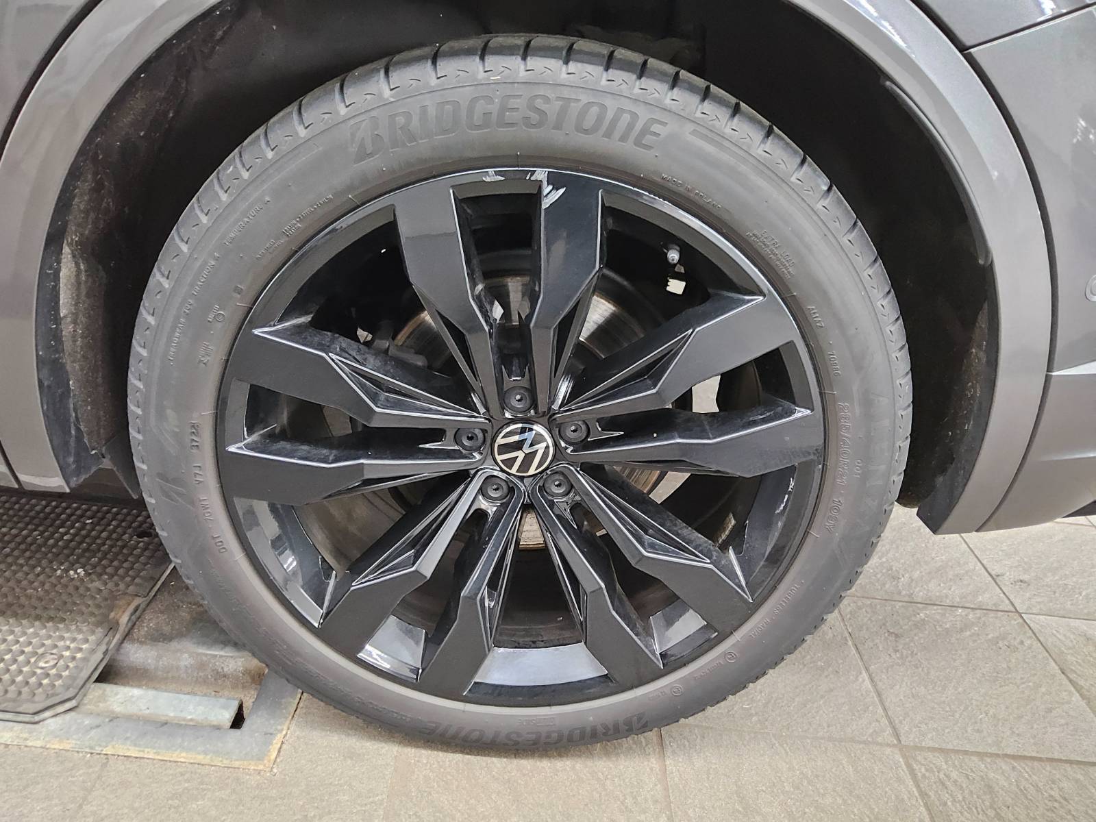 Volkswagen Touareg 3.0 TDI 4M R-Line Luft Pano Matrix AHK 12