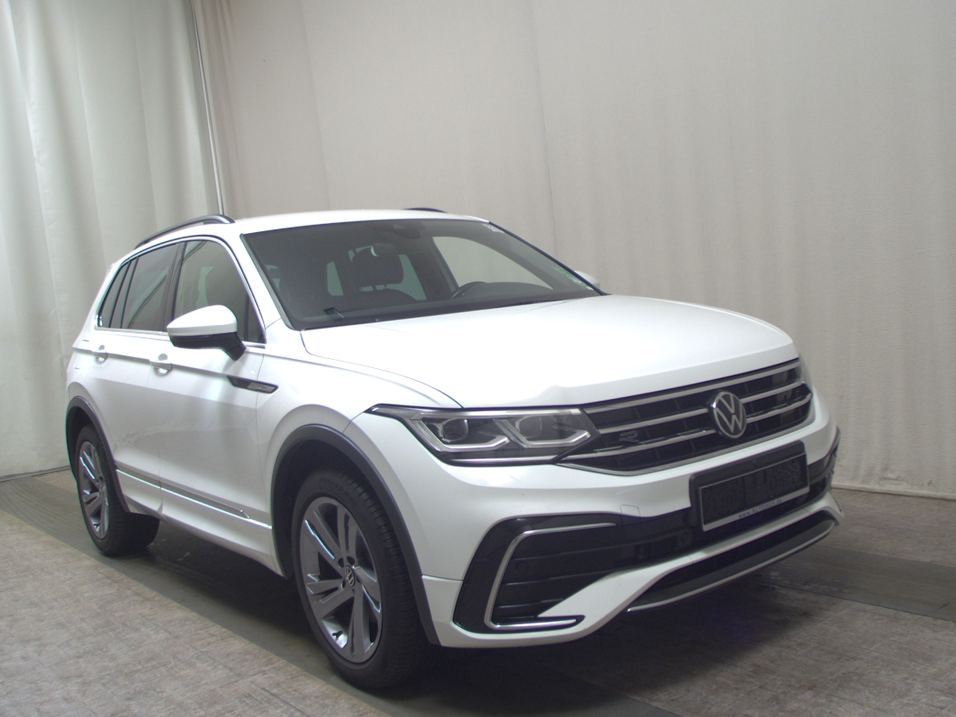 Volkswagen Tiguan 2.0 TDI 4M R-Line Navi Matrix AID 360° 3