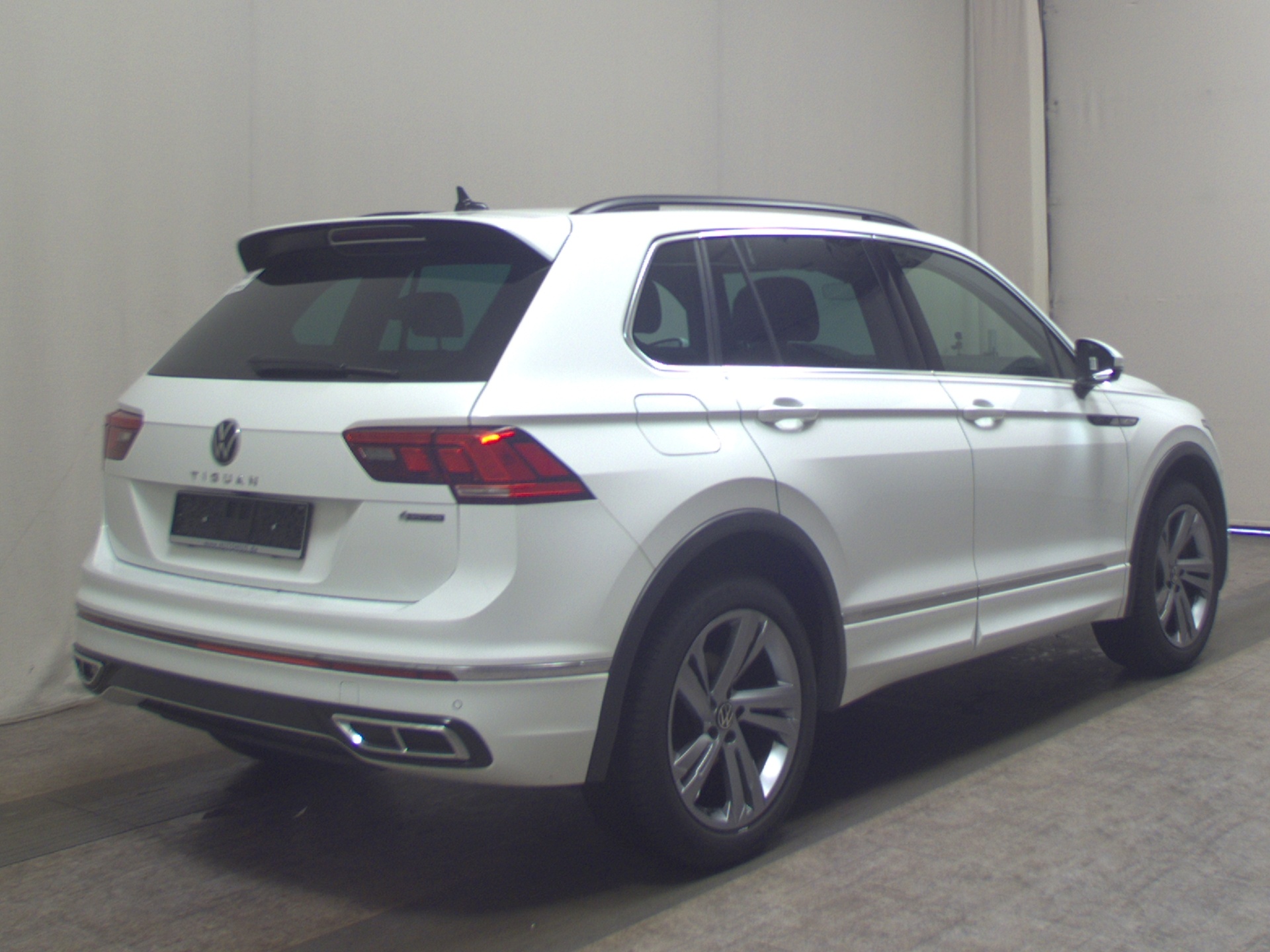 Volkswagen Tiguan 2.0 TDI 4M R-Line Navi Matrix AID 360° 4