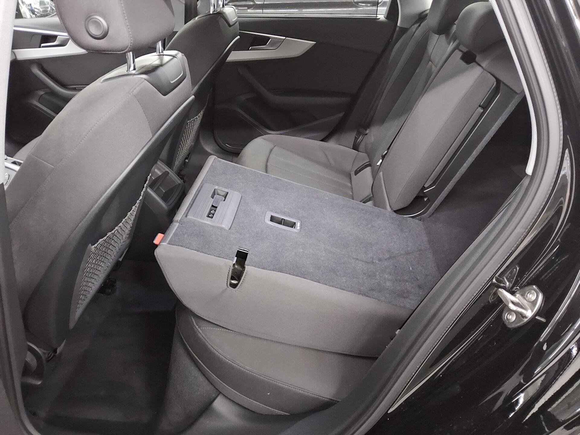 Audi A4 Avant 30 TDI advanced Navi+ LED PDC AHK 12