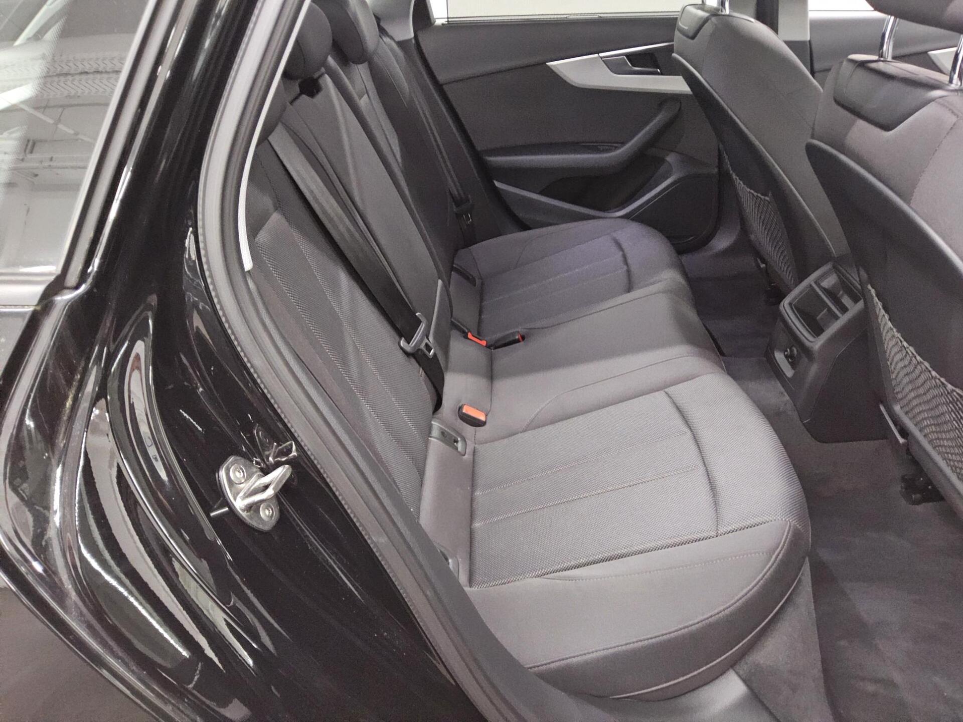 Audi A4 Avant 30 TDI advanced Navi+ LED PDC AHK 13