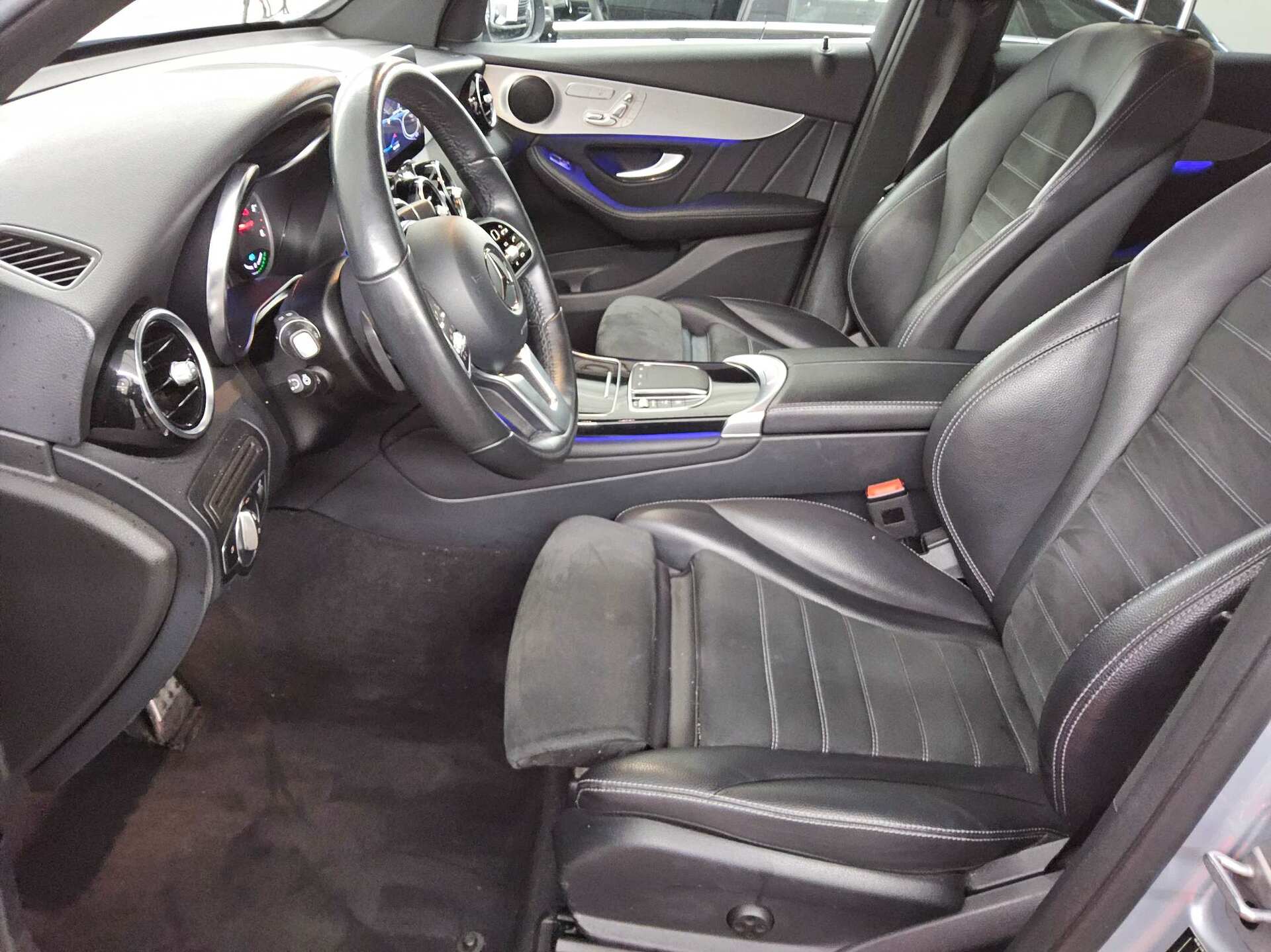 Mercedes-Benz GLC 300 de 4M AMG-Line Night Navi LED Distr.+ 8