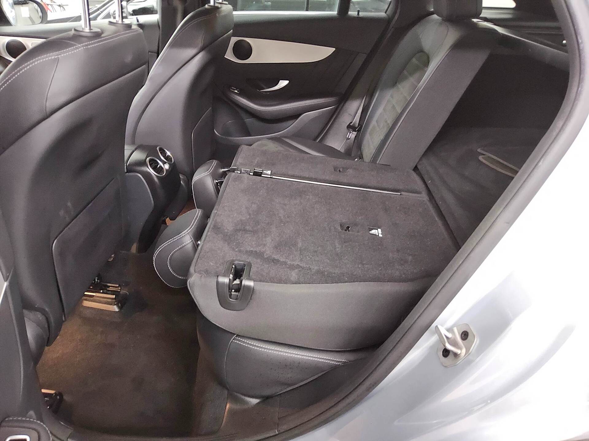 Mercedes-Benz GLC 300 de 4M AMG-Line Night Navi LED Distr.+ 12