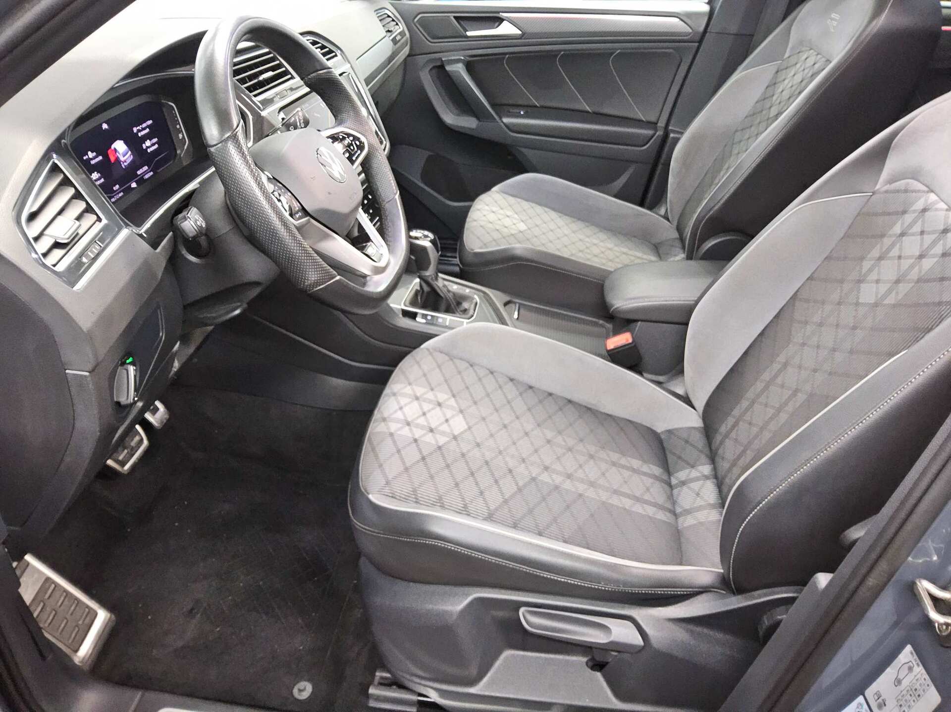 Volkswagen Tiguan 1.4 TSI eHybrid R-Line Black Pano Matrix 9